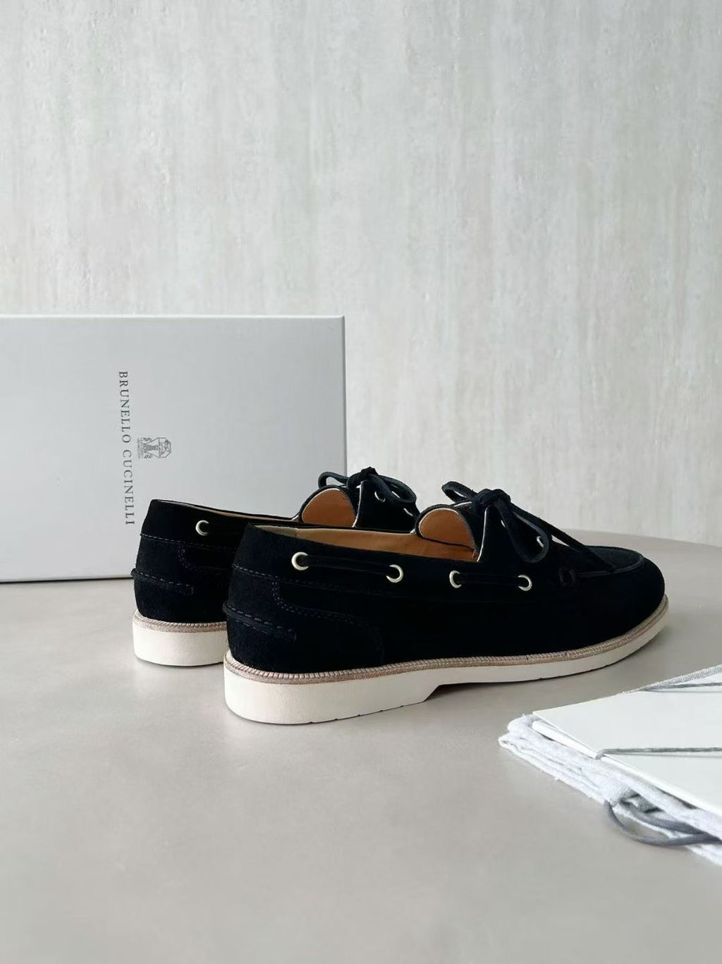 Brunello Cucinelli Herren Wildleder-Loafer in Schwarz – Elegante Mokassins