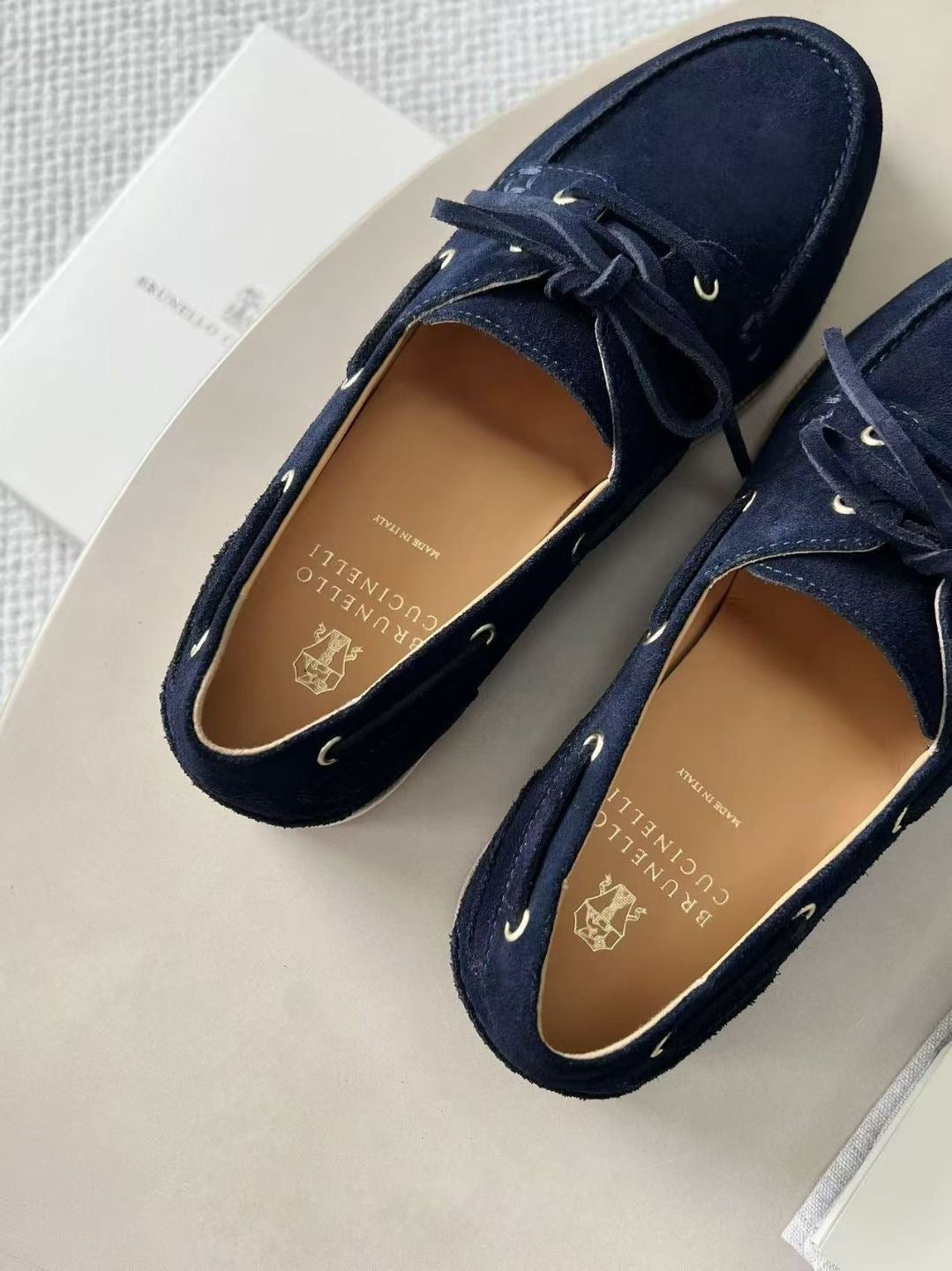 Brunello Cucinelli Herren Wildleder-Loafer in Dunkelblau – Luxuriöse Mokassins