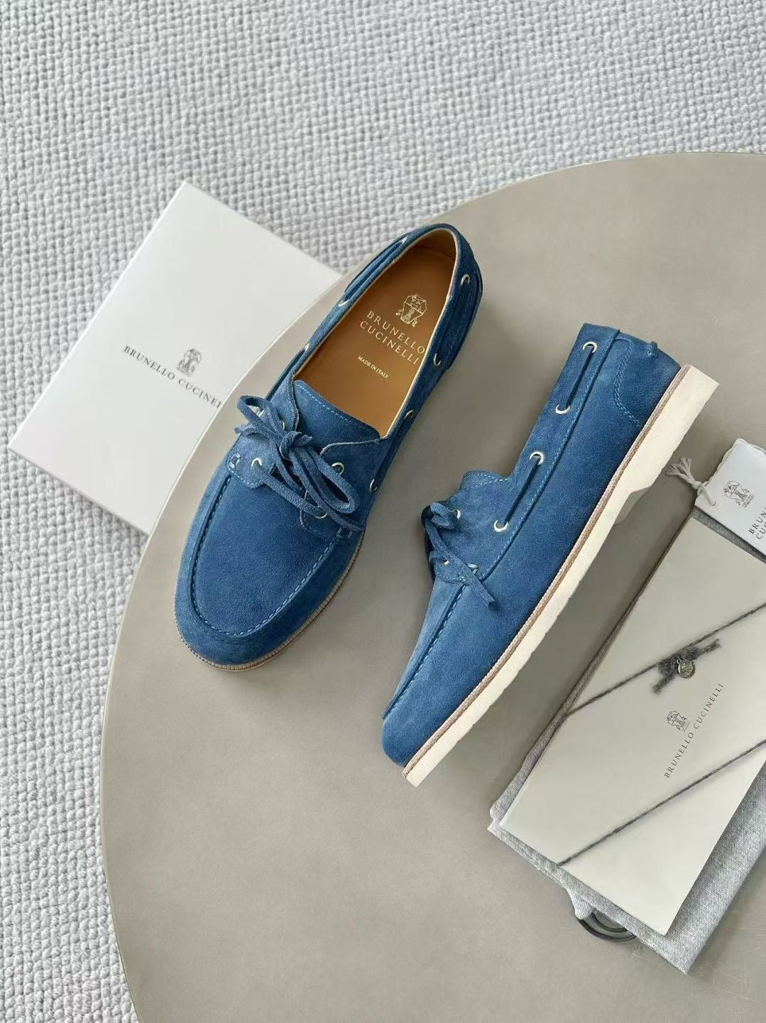 Brunello Cucinelli Bootsschuhe in Blau – Luxuriöse Veloursleder-Mokassins für Herren