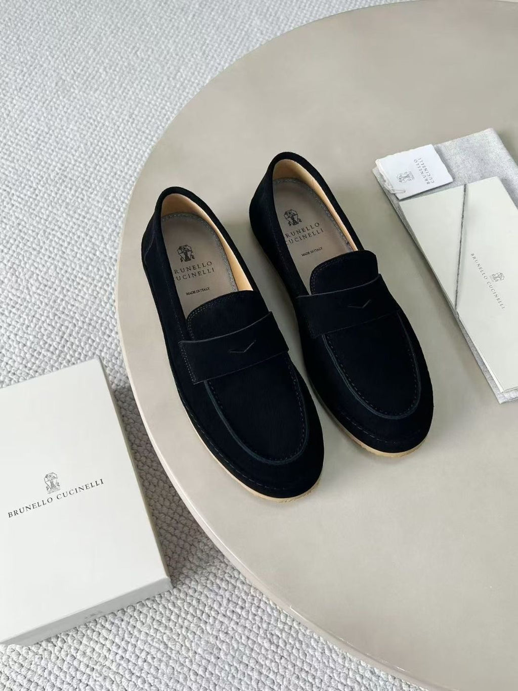 Brunello Cucinelli Loafer in Schwarz – Luxuriöse Veloursleder-Herrenloafer