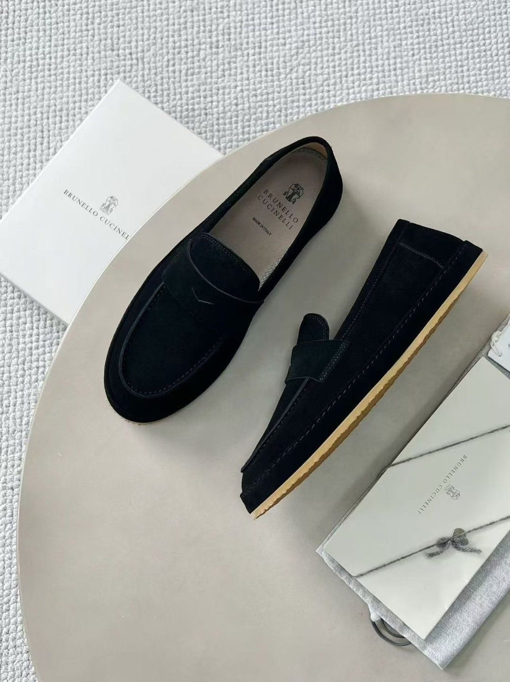 Brunello Cucinelli Loafer in Schwarz – Luxuriöse Veloursleder-Herrenloafer