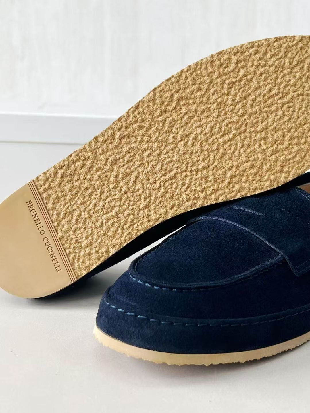 Brunello Cucinelli Loafer in Navy – Luxuriöse Veloursleder-Herrenloafer