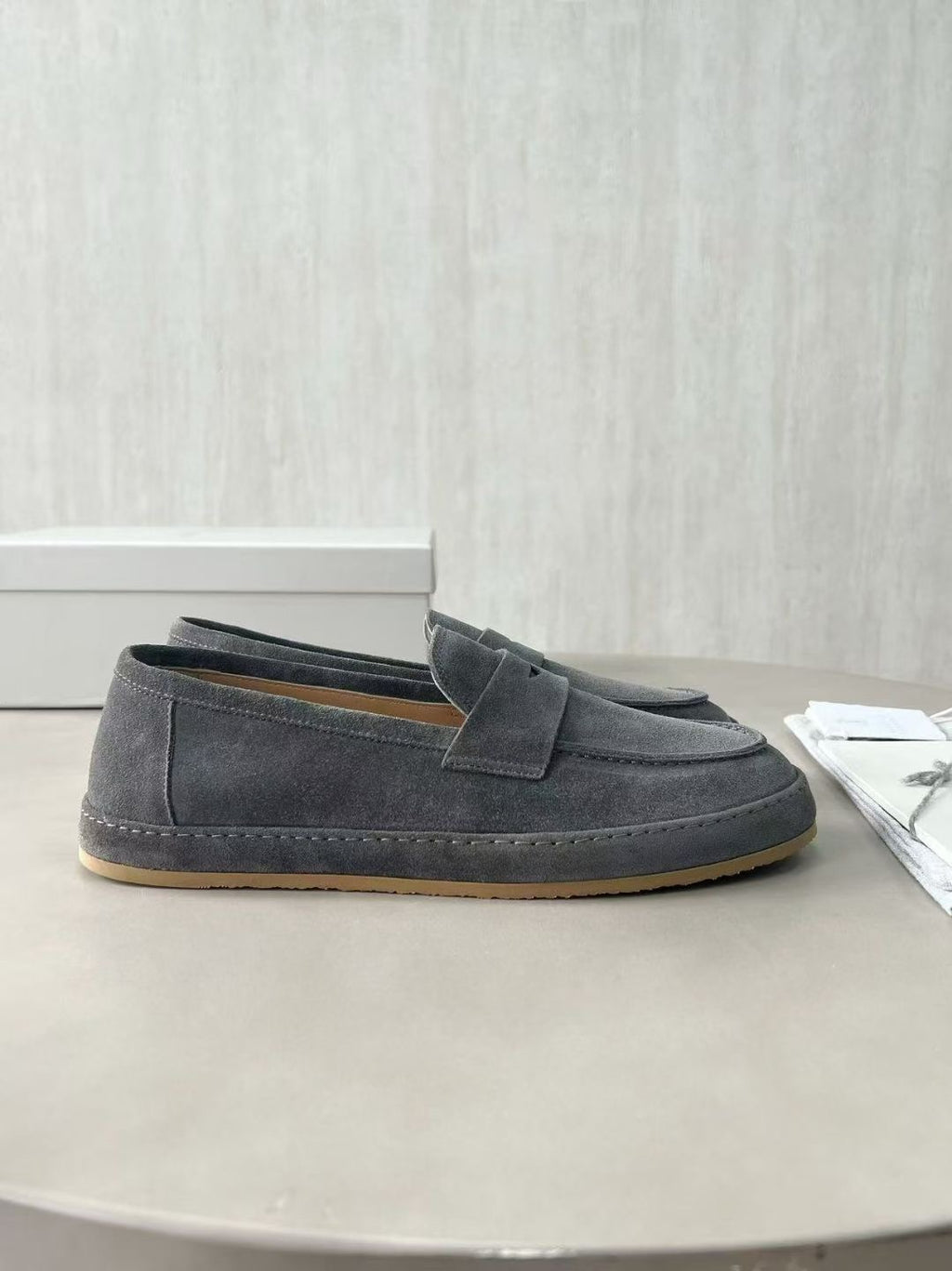 Brunello Cucinelli Loafer in Grau – Luxuriöse Herren-Loafer aus Veloursleder