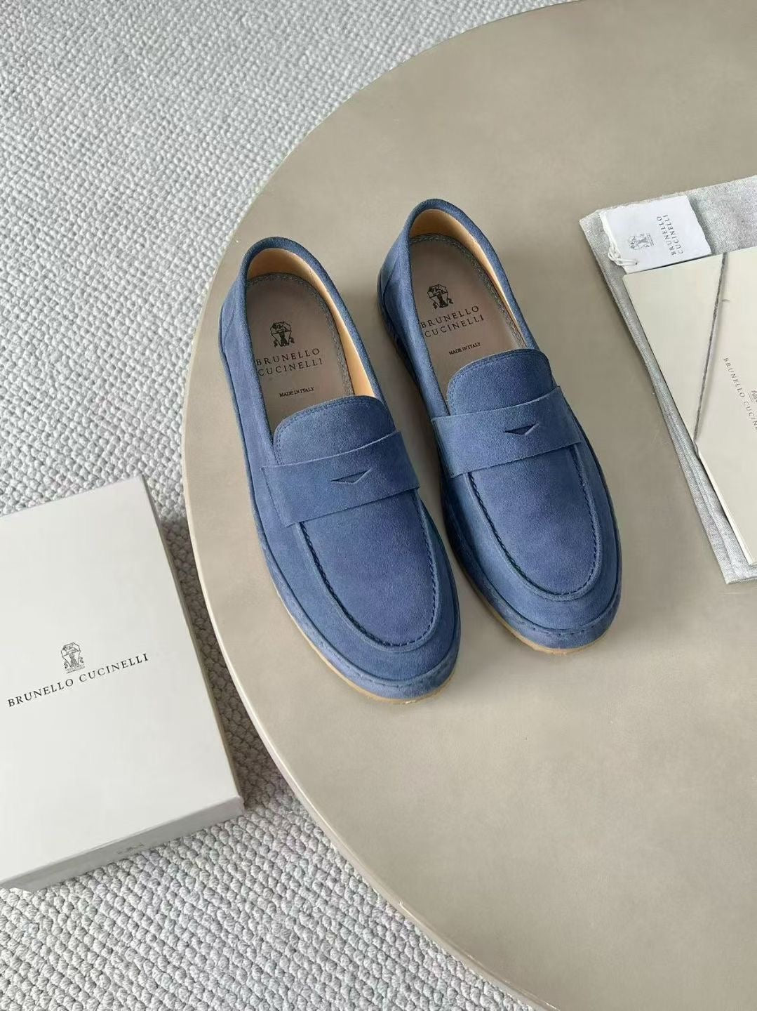 Brunello Cucinelli Loafer in Blau – Luxuriöse Veloursleder-Slipper für Herren