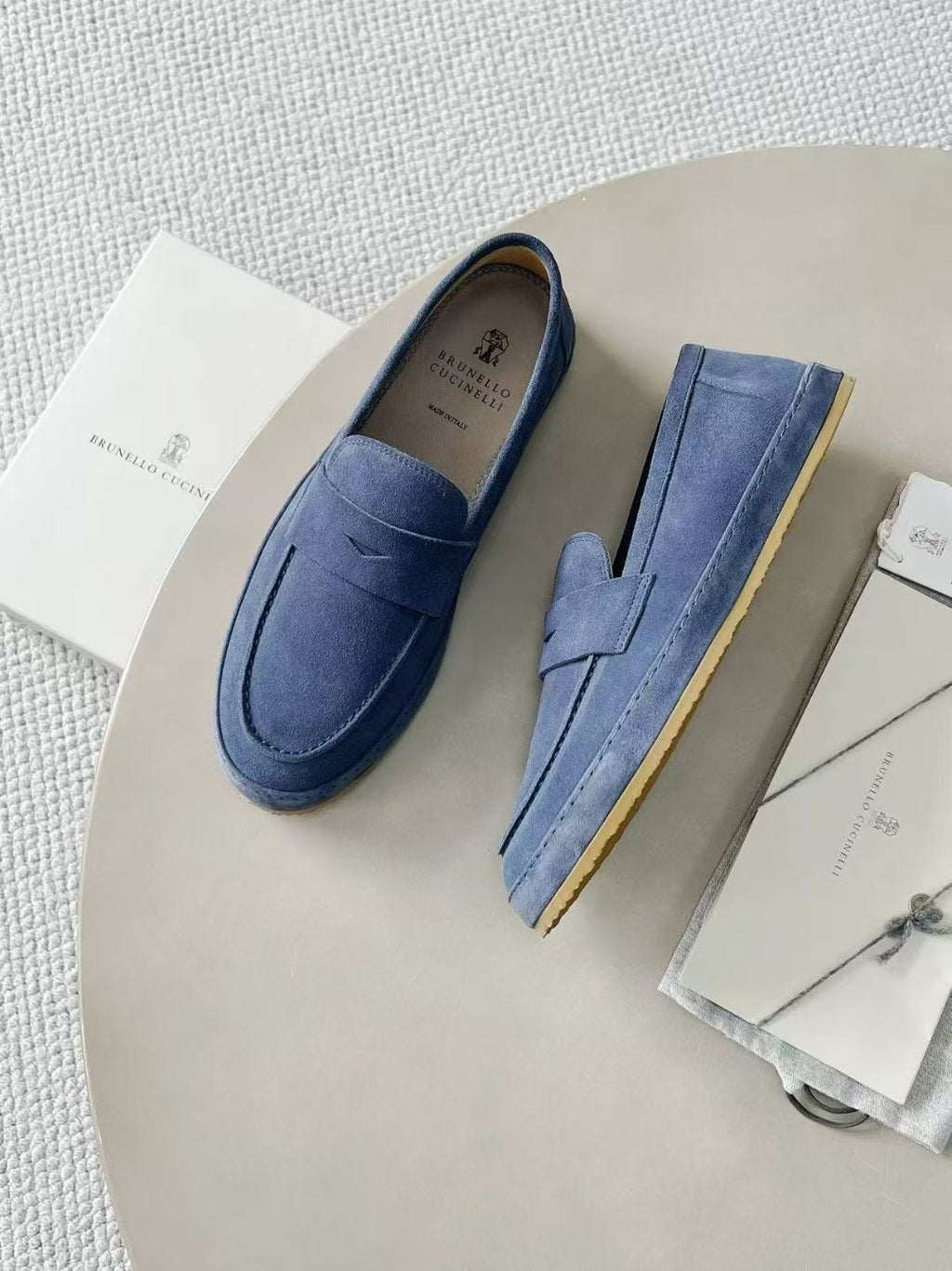 Brunello Cucinelli Loafer in Blau – Luxuriöse Veloursleder-Slipper für Herren
