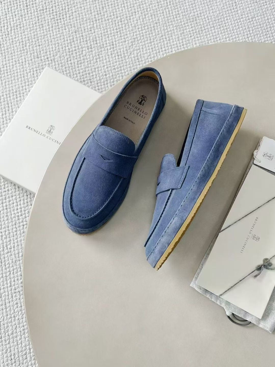 Brunello Cucinelli Loafer in Blau – Luxuriöse Veloursleder-Slipper für Herren