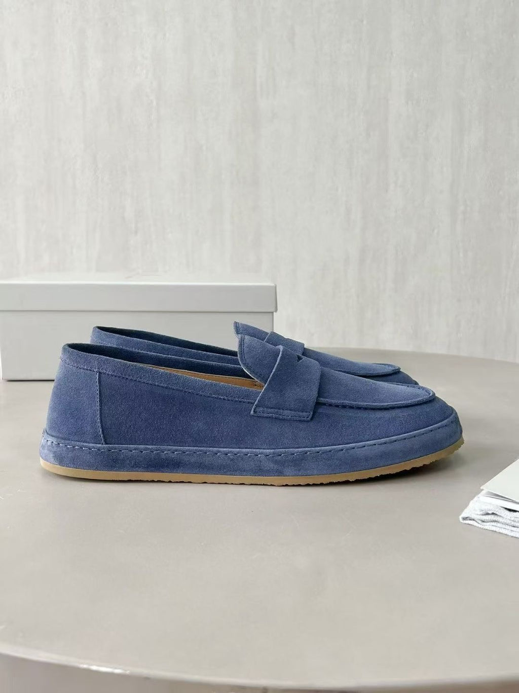 Brunello Cucinelli Loafer in Blau – Luxuriöse Veloursleder-Slipper für Herren