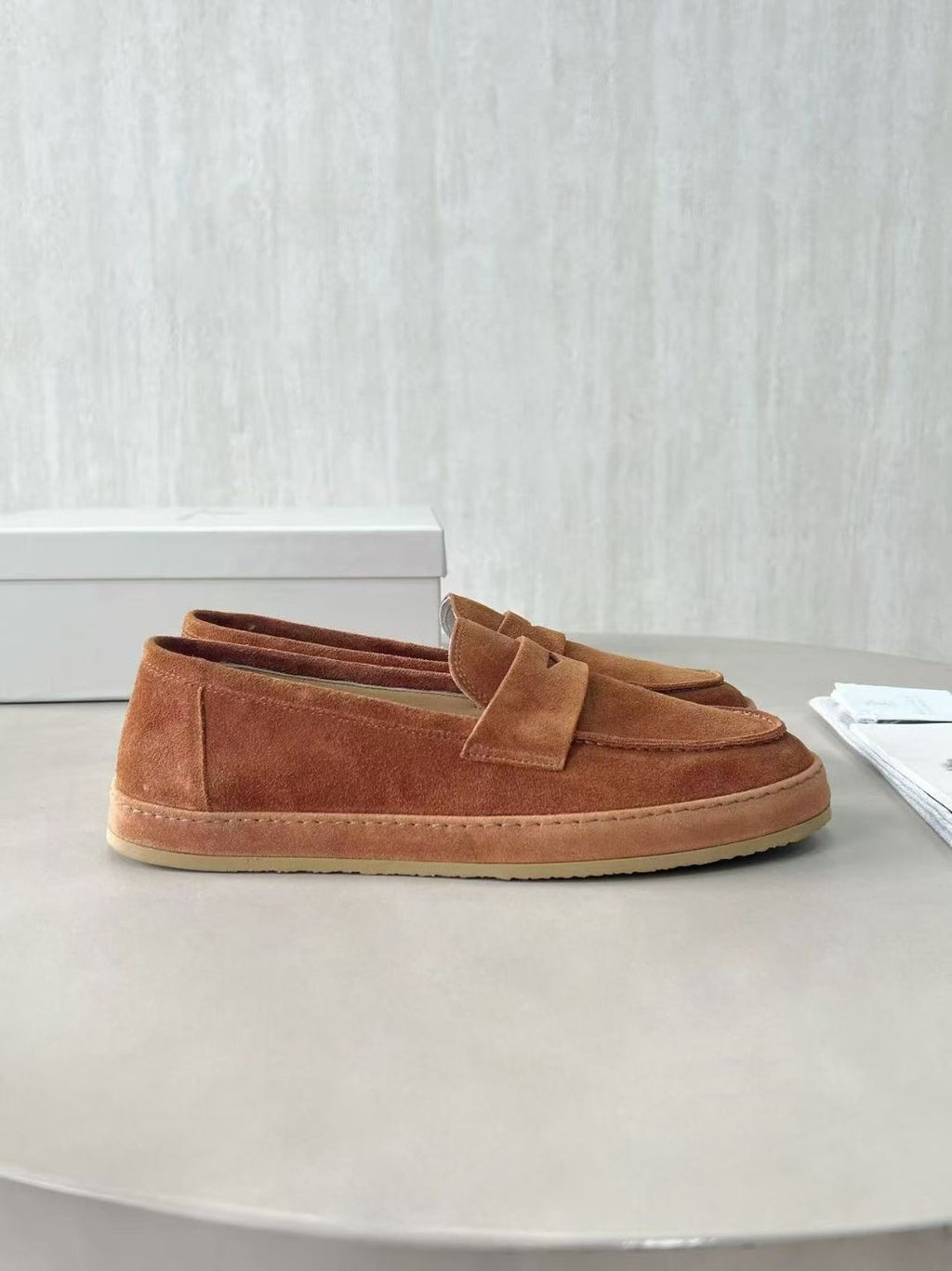 Brunello Cucinelli Loafer in Camel – Luxuriöse Veloursleder-Slipper für Herren