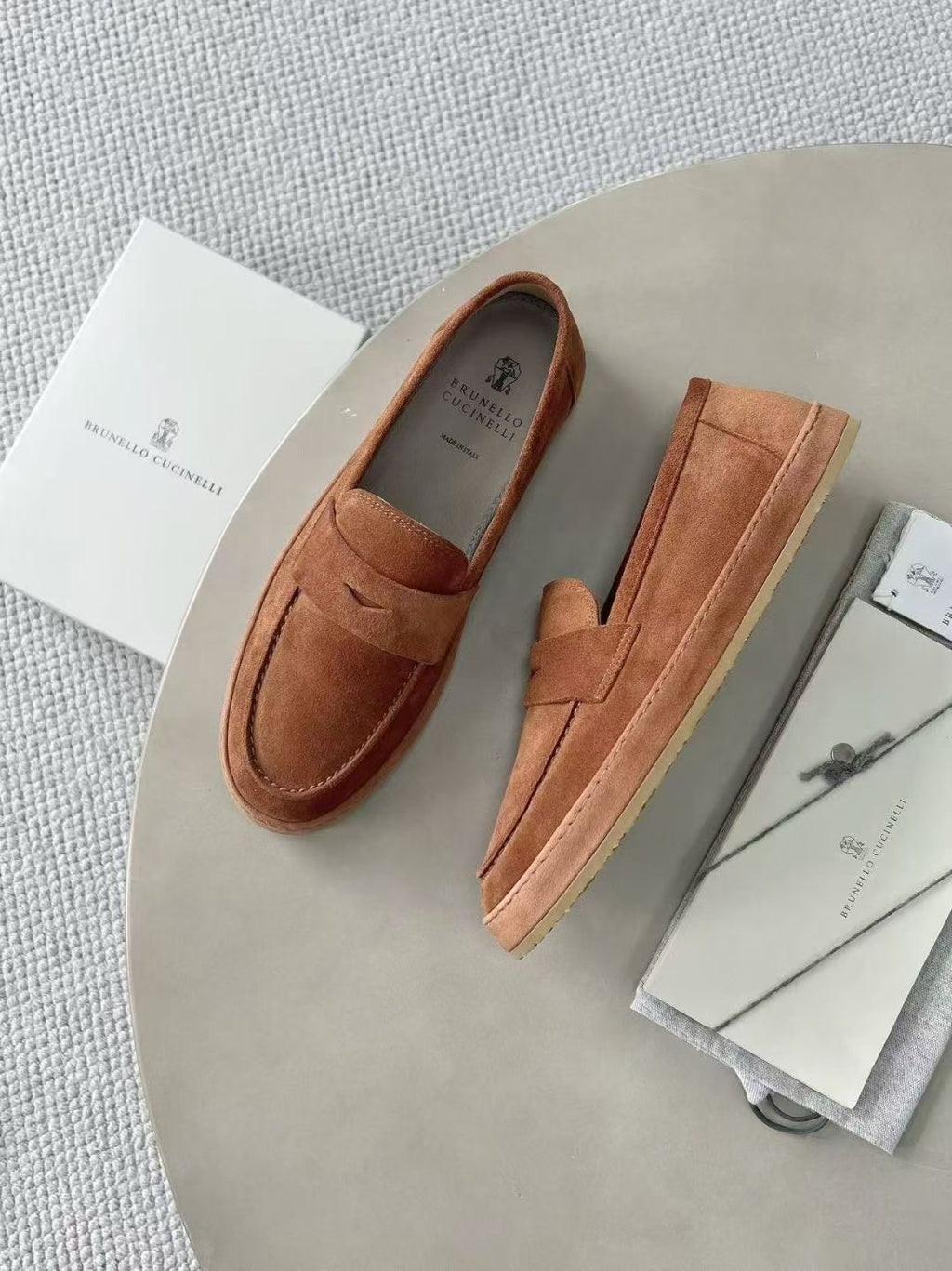 Brunello Cucinelli Loafer in Camel – Luxuriöse Veloursleder-Slipper für Herren