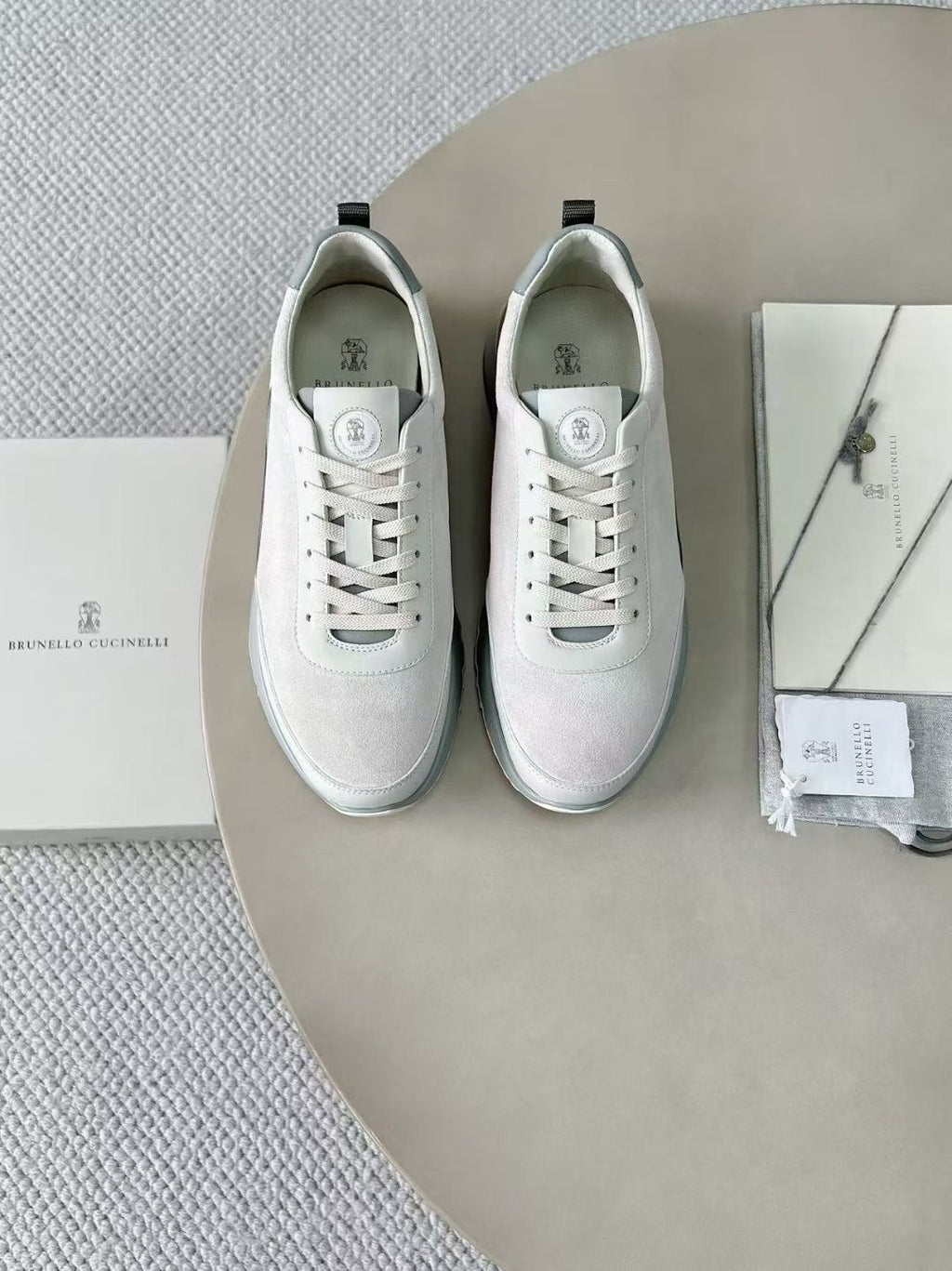 Brunello Cucinelli Sneaker in Weiß – Luxuriöse Leder & Velours Herren-Sneaker