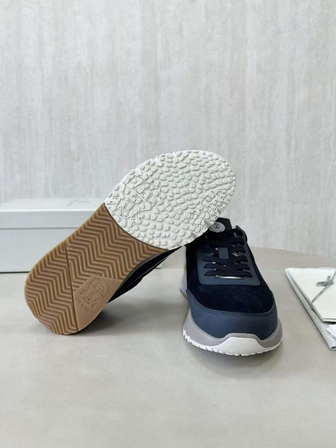 Brunello Cucinelli Sneaker in Navy – Luxuriöse Herren-Sneaker aus Leder & Velours