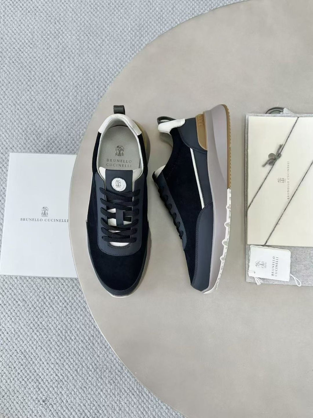 Brunello Cucinelli Sneaker in Navy – Luxuriöse Herren-Sneaker aus Leder & Velours