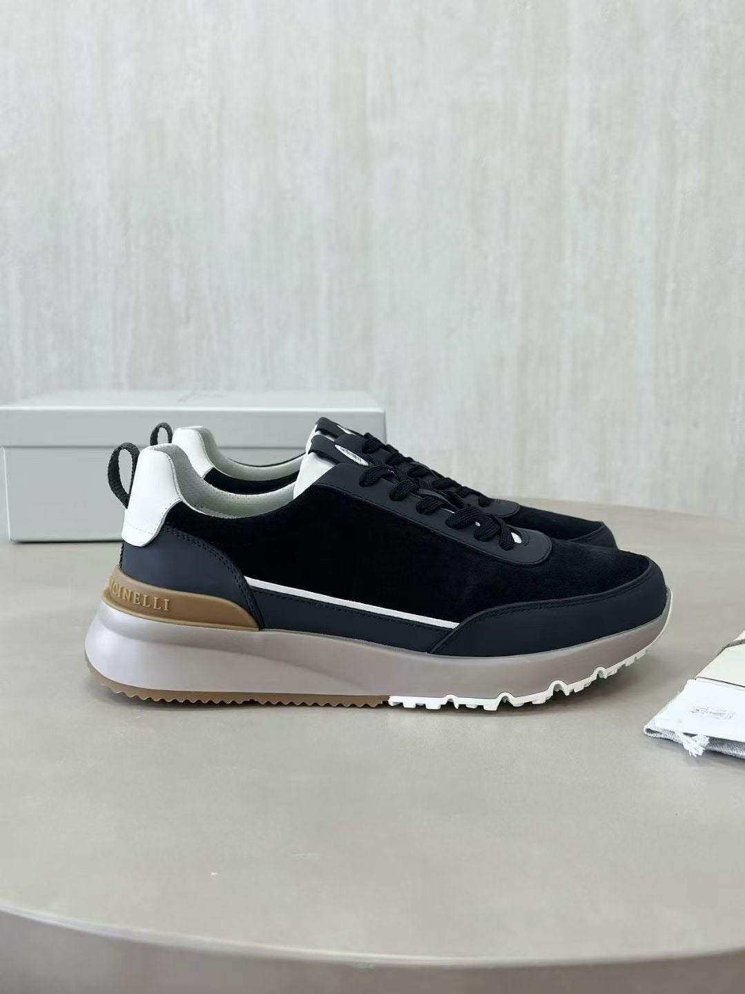 Brunello Cucinelli Sneaker in Navy – Luxuriöse Herren-Sneaker aus Leder & Velours