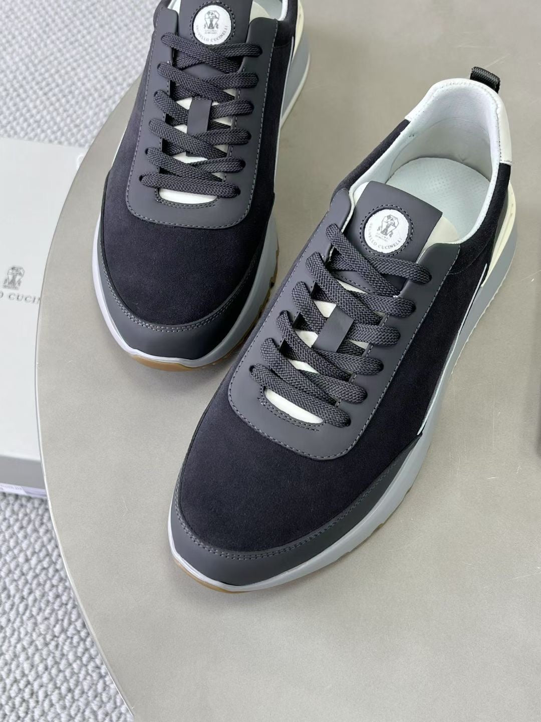 Brunello Cucinelli Sneaker in Dunkelgrau – Luxuriöse Leder & Velours Herren-Sneaker