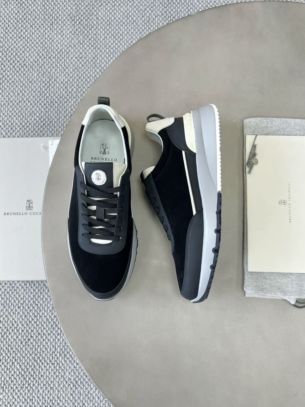 Brunello Cucinelli Sneaker in Schwarz – Luxuriöse Herren-Sneaker aus Leder & Velours