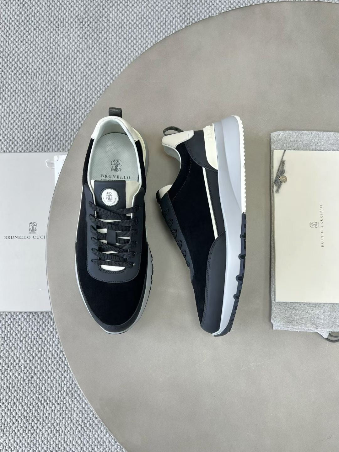 Brunello Cucinelli Sneaker in Schwarz – Luxuriöse Herren-Sneaker aus Leder & Velours