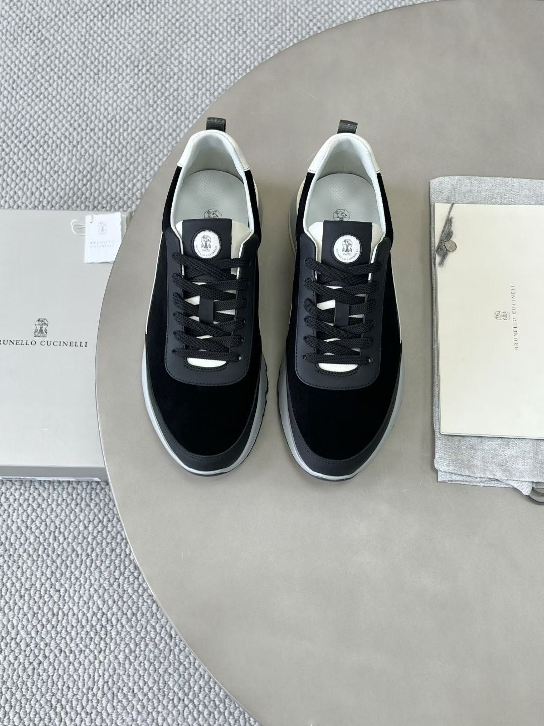 Brunello Cucinelli Sneaker in Schwarz – Luxuriöse Herren-Sneaker aus Leder & Velours