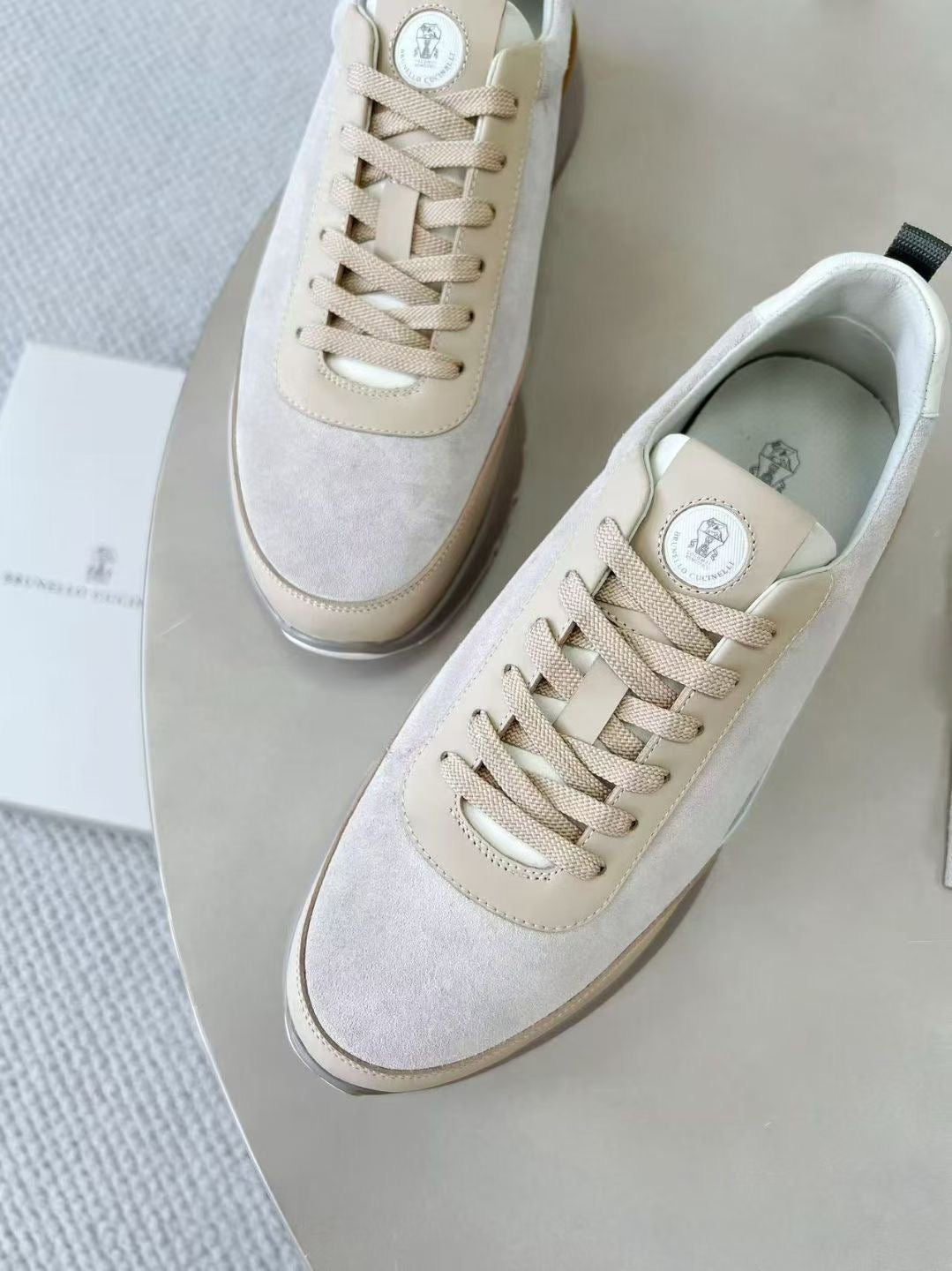 Brunello Cucinelli Sneaker in Beige Luxuriöse Herren-Sneaker aus Leder & Velours