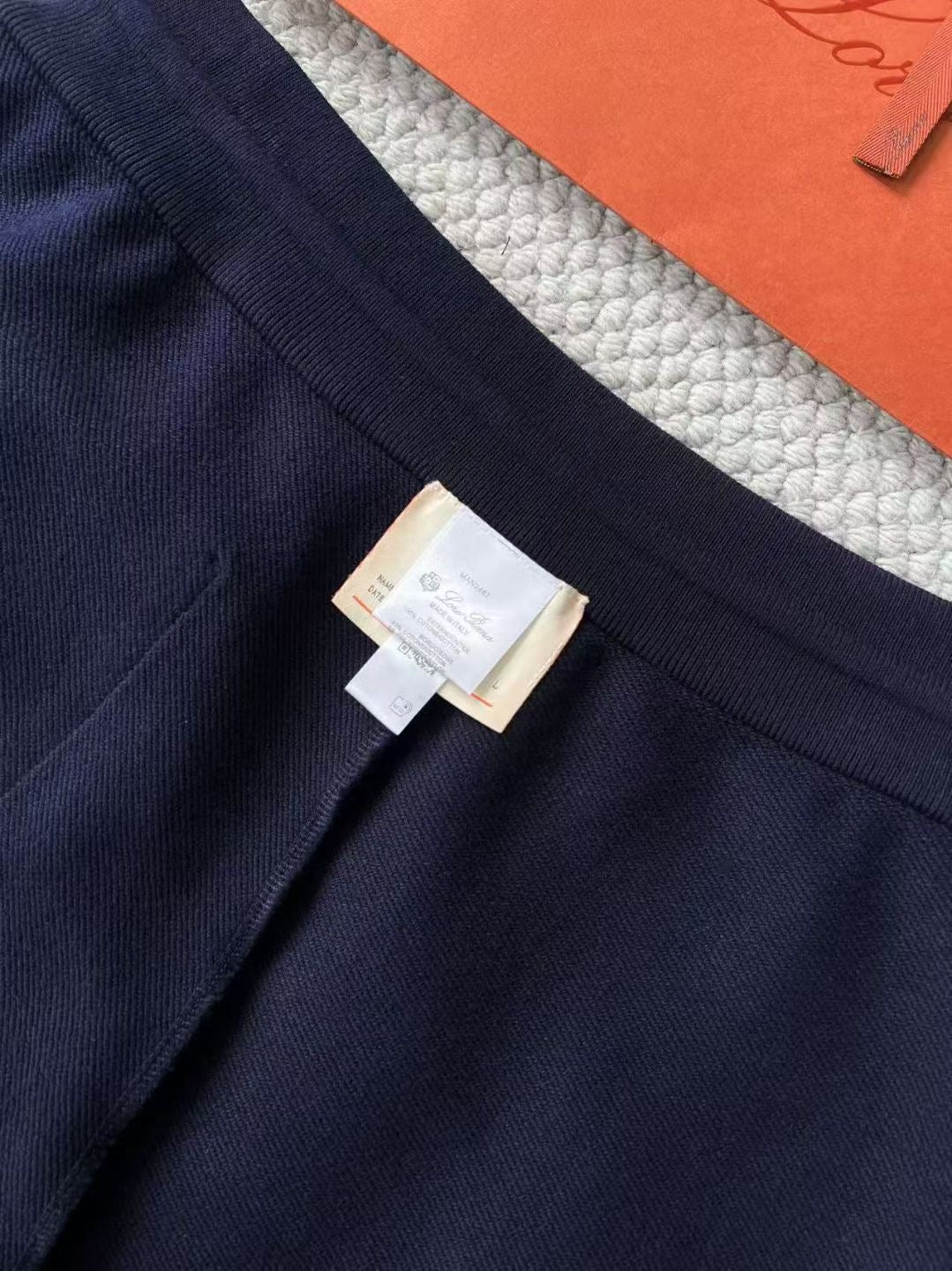 Loro Piana Hoodie in Navy – Premium Kapuzenjacke in Dunkelblau