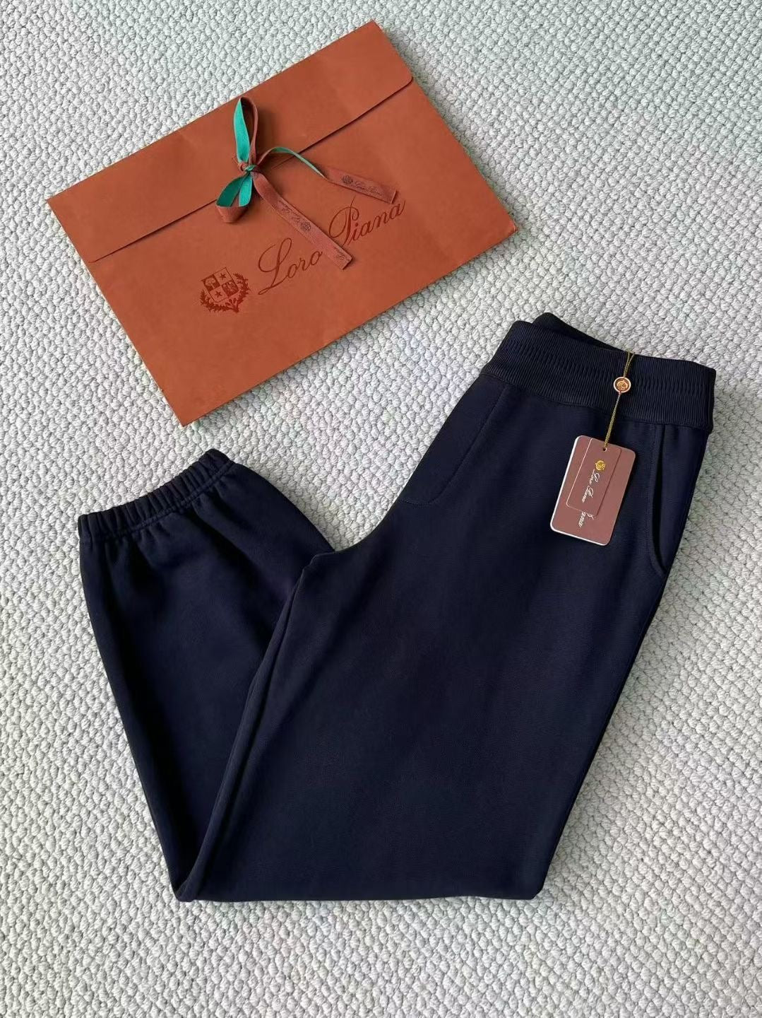 Loro Piana Hoodie in Navy – Premium Kapuzenjacke in Dunkelblau