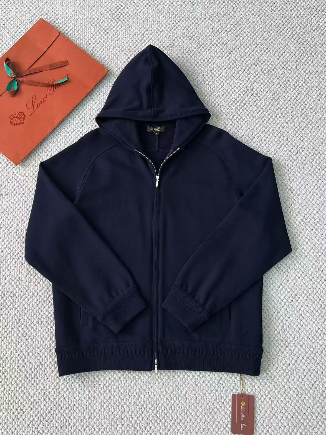 Loro Piana Hoodie in Navy – Premium Kapuzenjacke in Dunkelblau
