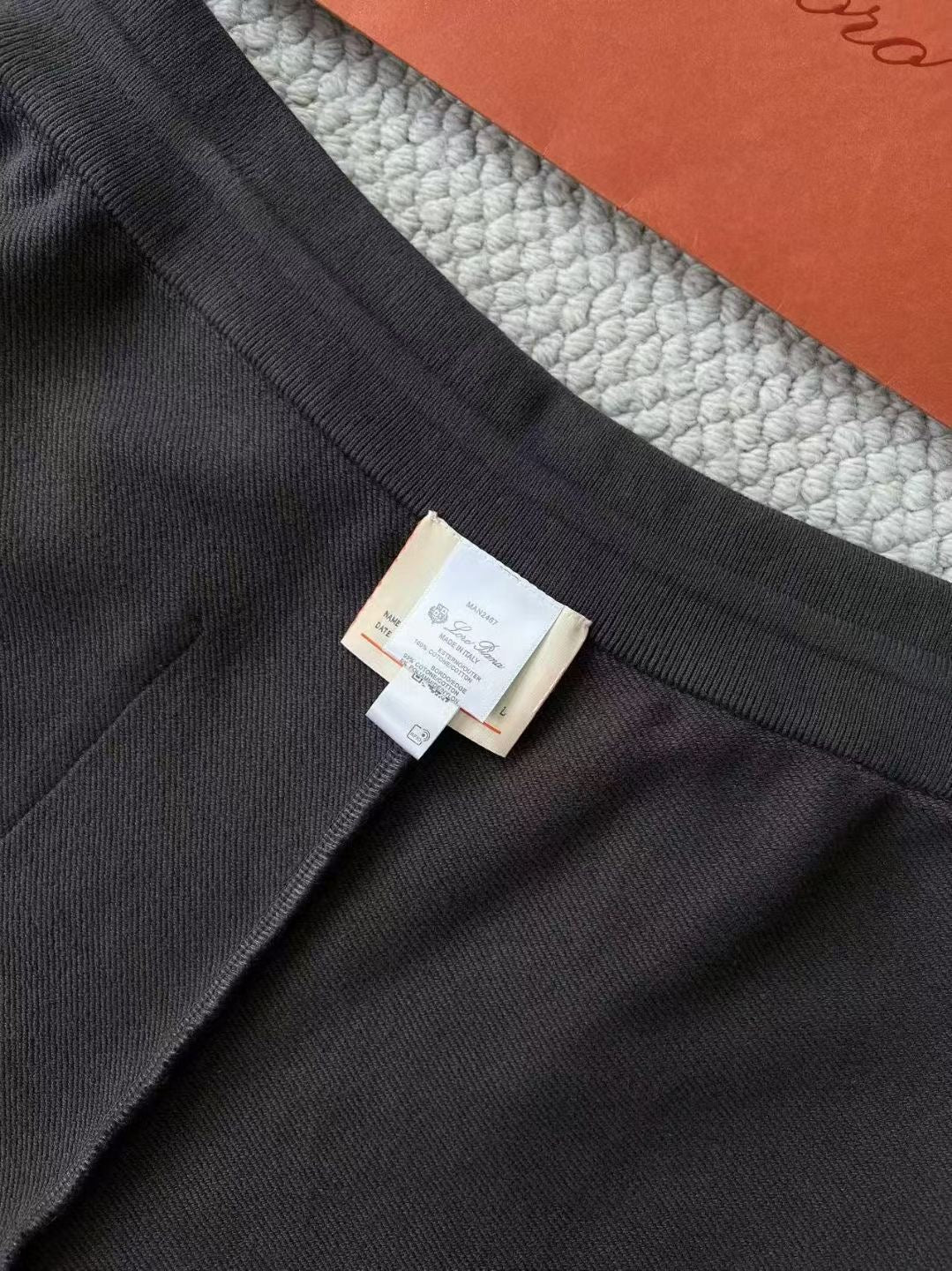 Loro Piana Hoodie in Anthrazit – Premium Kapuzenjacke mit Reißverschluss