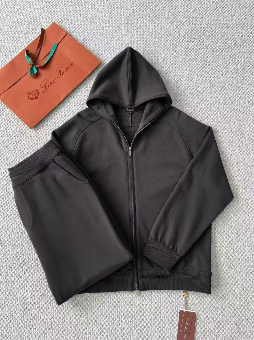 Loro Piana Hoodie in Anthrazit – Premium Kapuzenjacke mit Reißverschluss