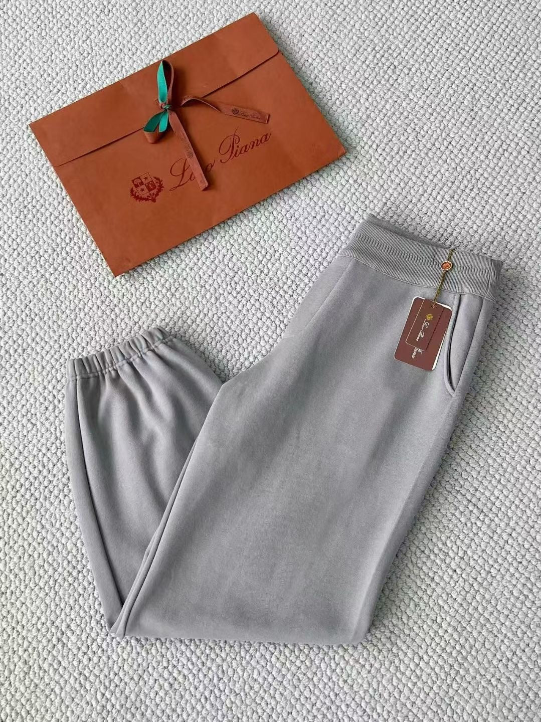 Loro Piana Hoodie in Grau – Premium Kapuzenjacke mit Reißverschluss