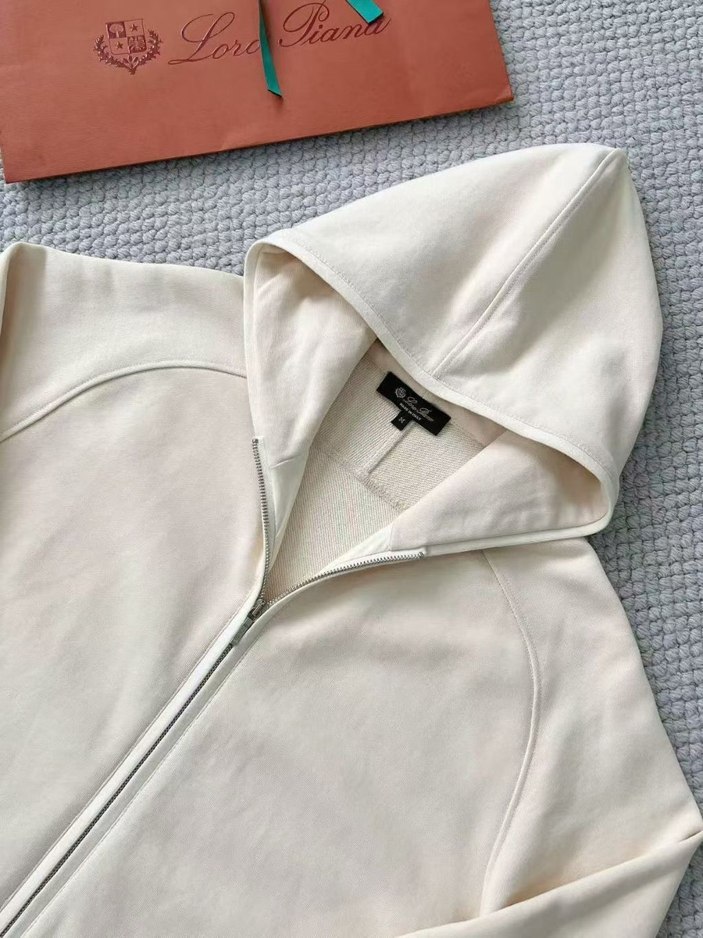 Hochwertige Cremefarbene Zip-Hoodie Jacke  Komfortabler Kapuzenpullover für alle Jahreszeiten