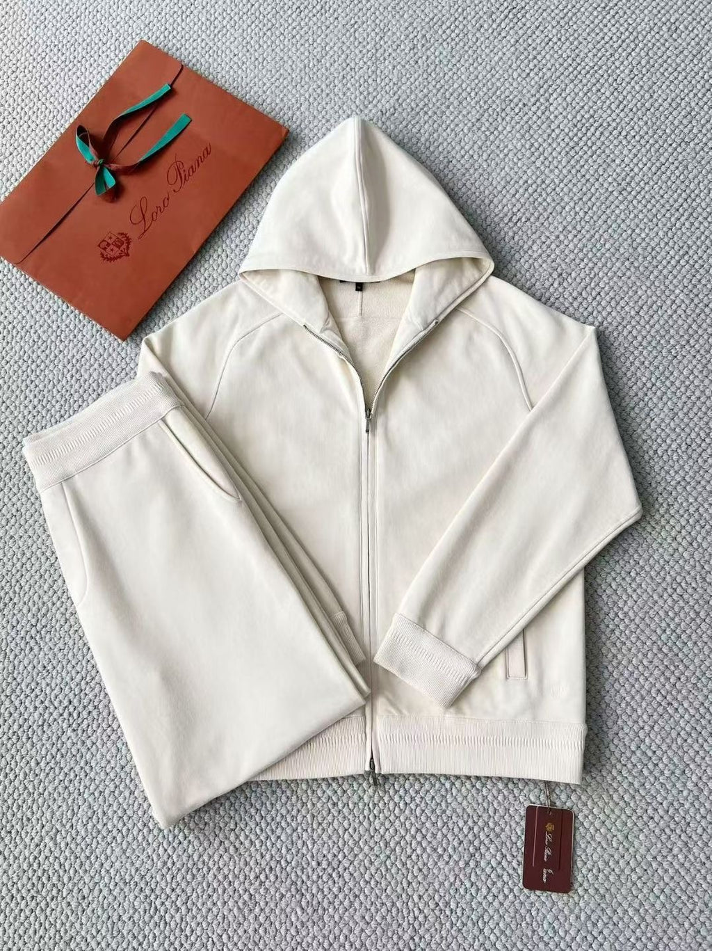 Hochwertige Cremefarbene Zip-Hoodie Jacke  Komfortabler Kapuzenpullover für alle Jahreszeiten