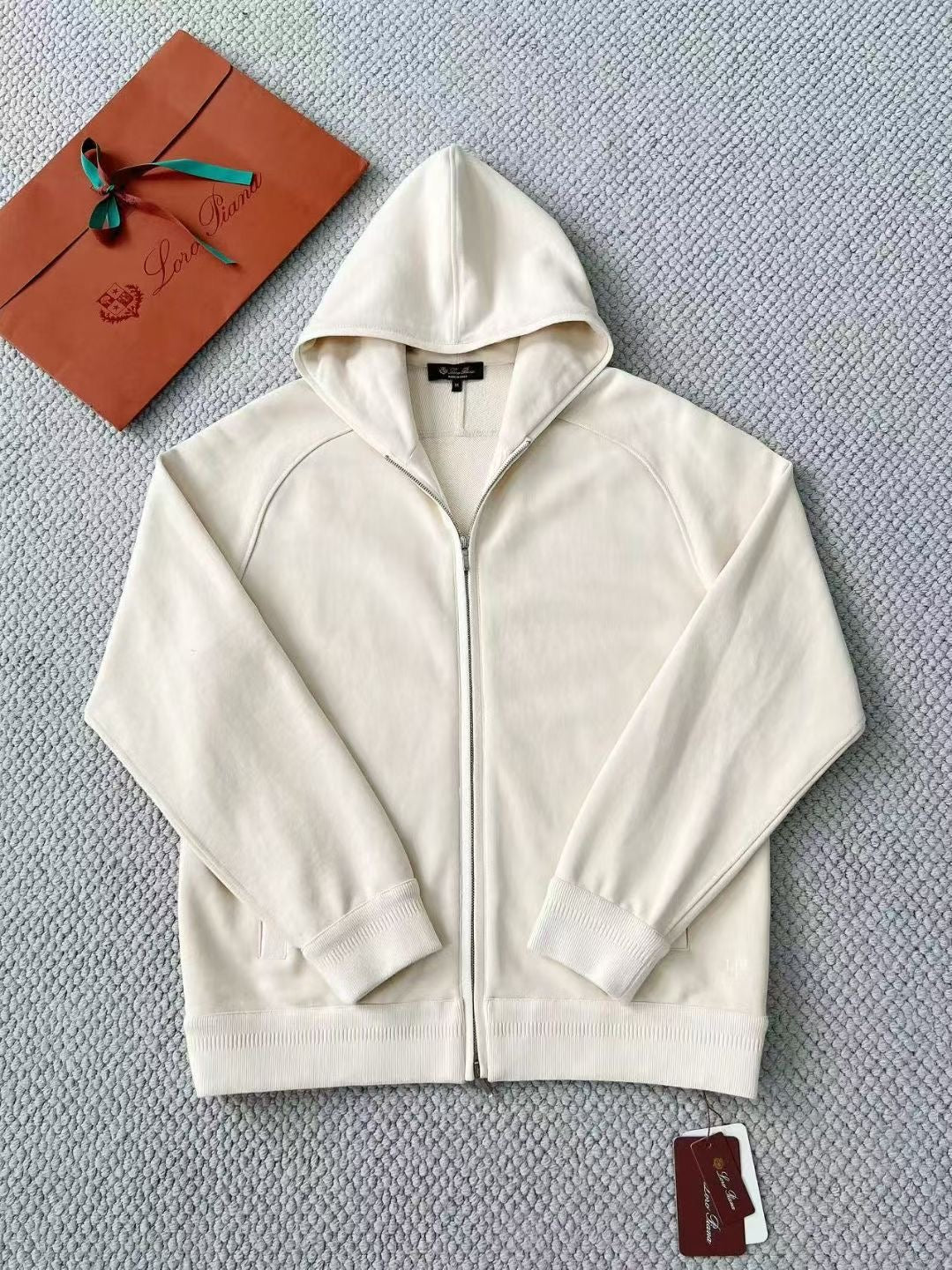 Hochwertige Cremefarbene Zip-Hoodie Jacke  Komfortabler Kapuzenpullover für alle Jahreszeiten
