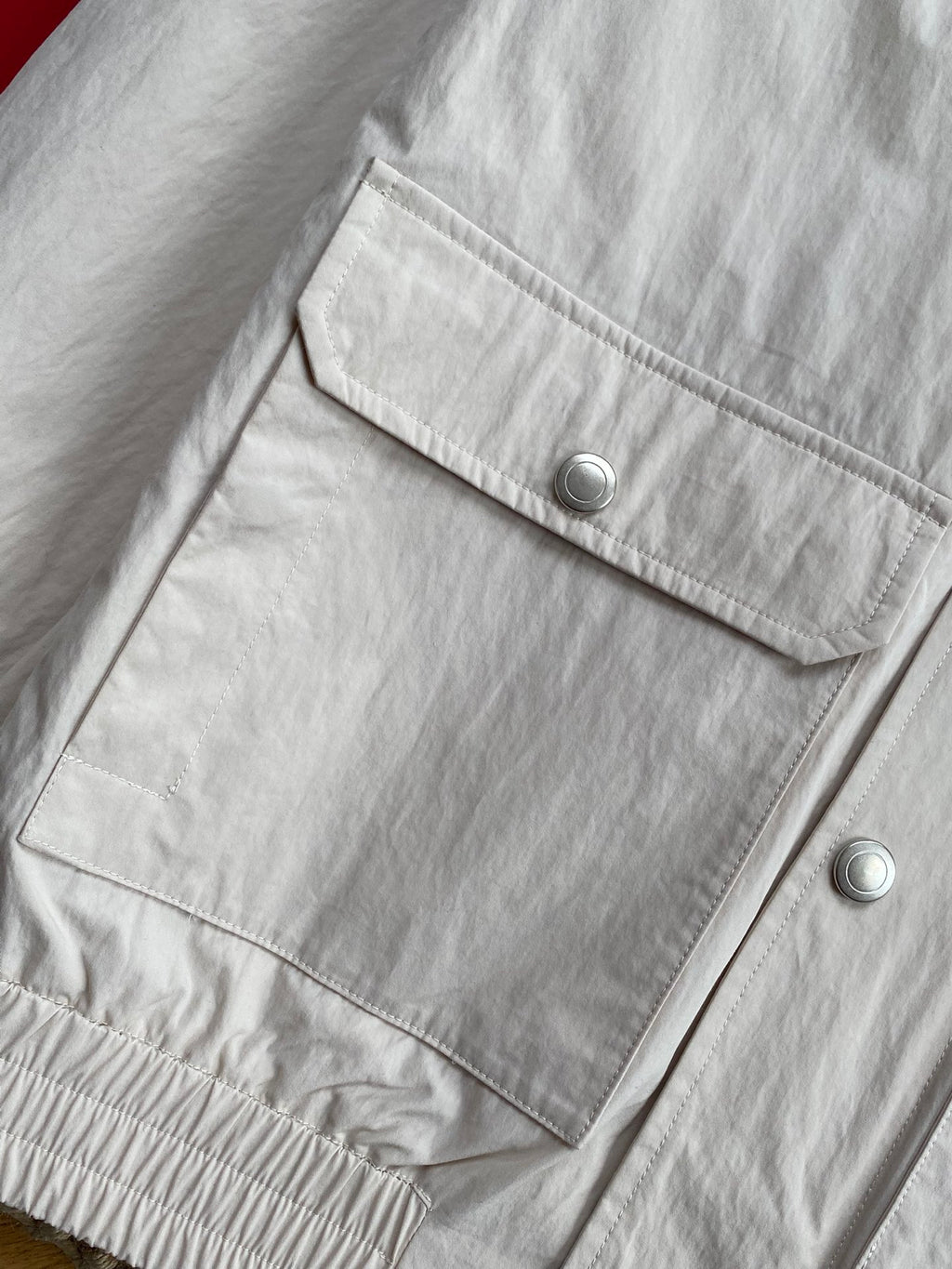 Brunello Cucinelli Hellbeige Herrenjacke – Leichte Übergangsjacke mit Druckknöpfen