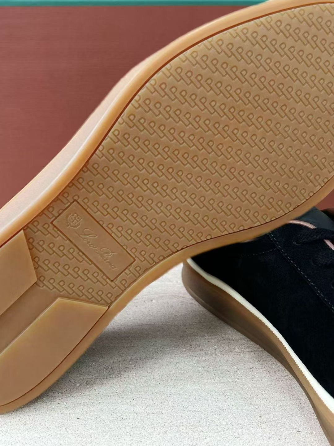 Loro Piana Herren-Sneaker aus schwarzem Wildleder mit Gummisohle