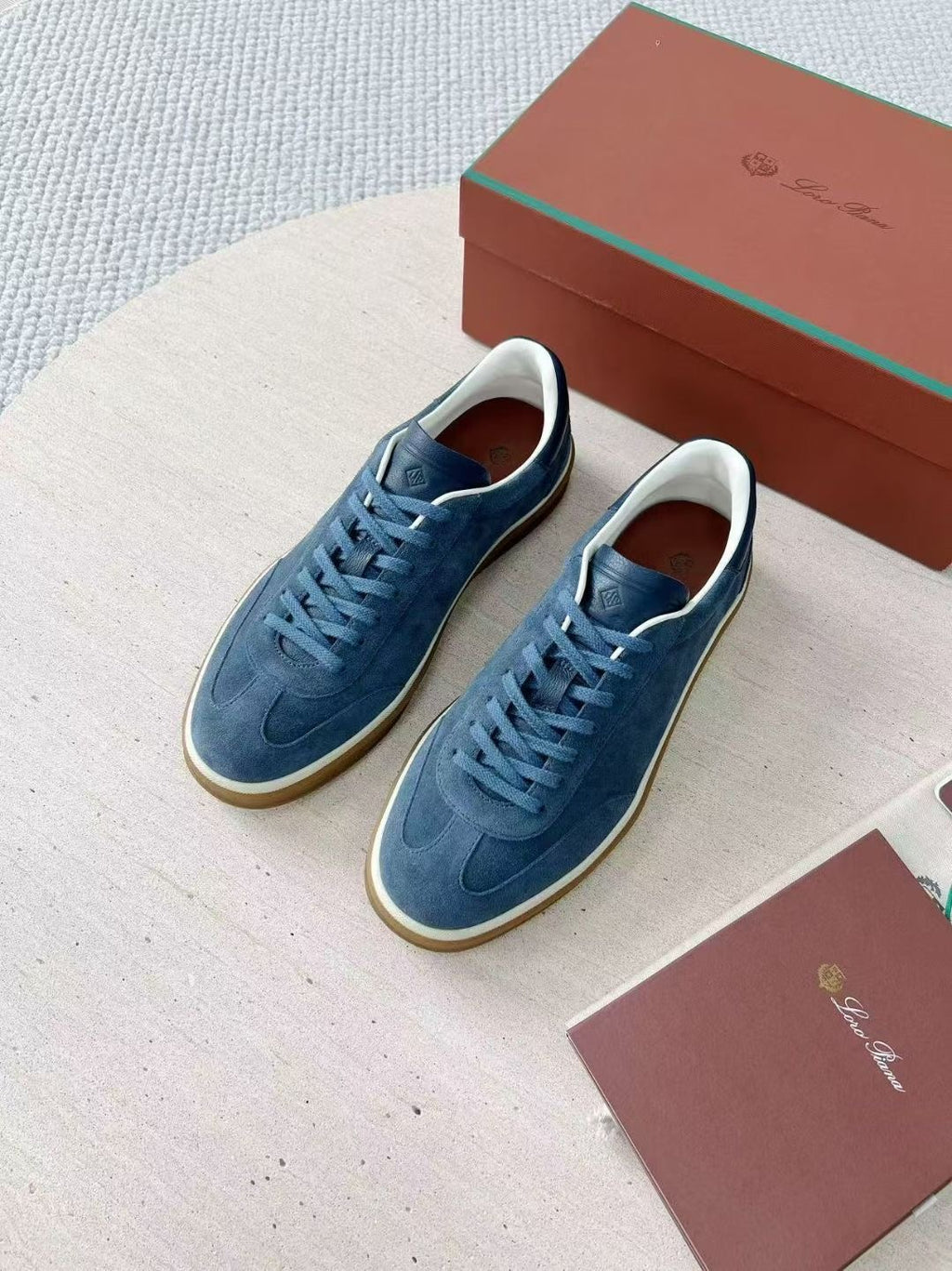 Loro Piana Herren-Sneaker aus Veloursleder in Blau