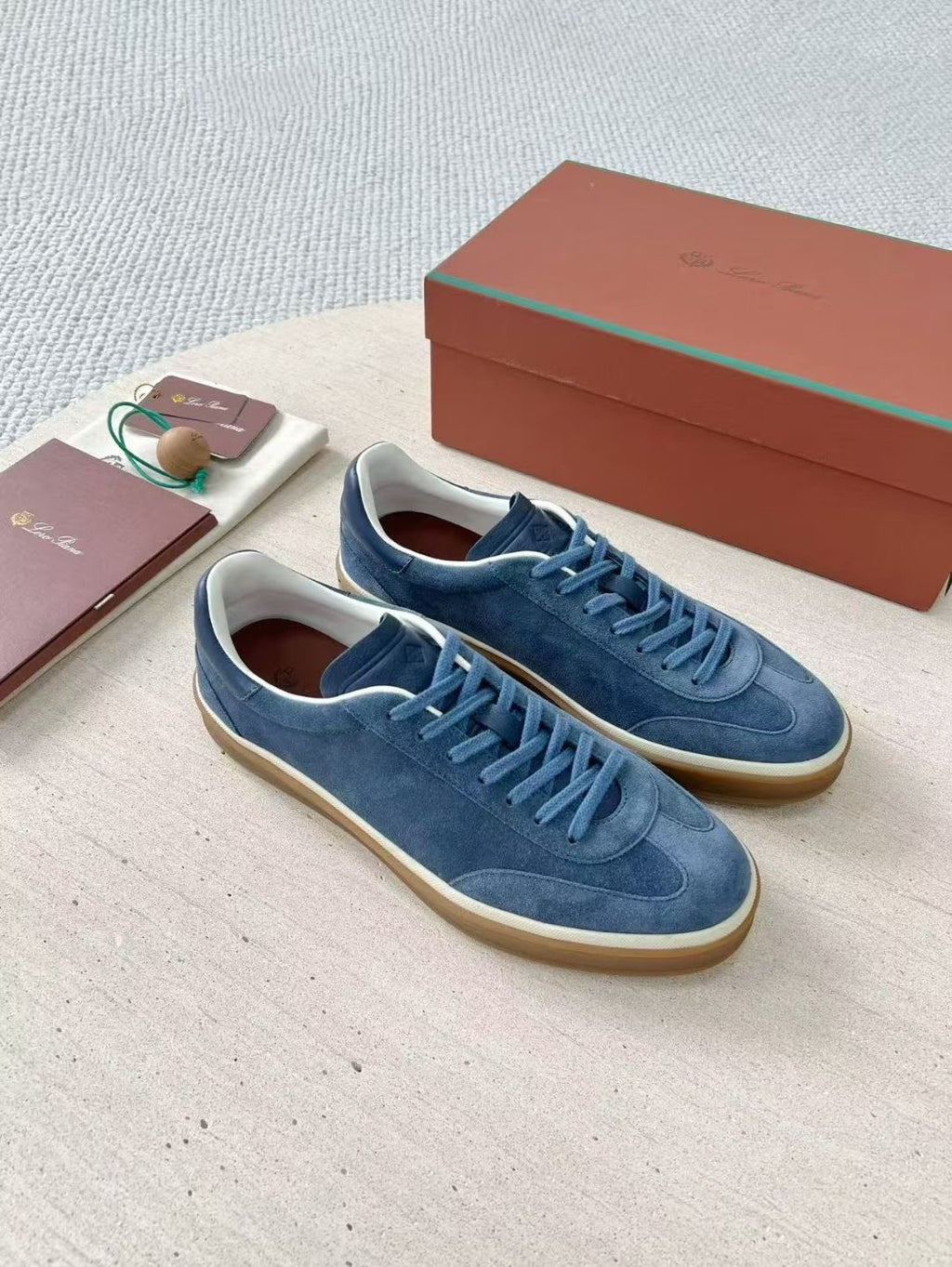 Loro Piana Herren-Sneaker aus Veloursleder in Blau