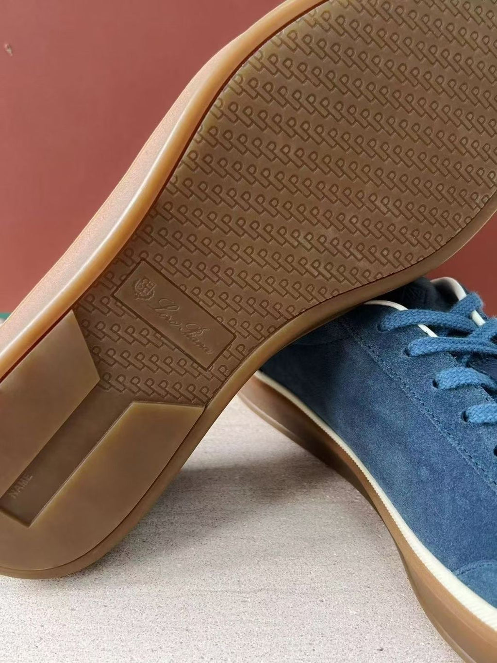 Loro Piana Herren-Sneaker aus Veloursleder in Blau