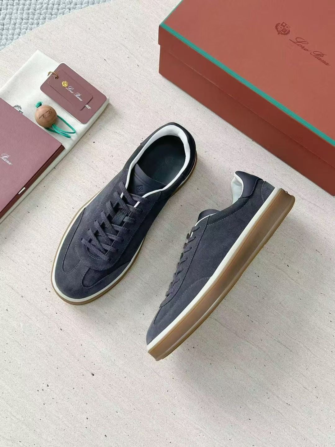 Loro Piana Herren-Sneaker aus Veloursleder in Dunkelgrau