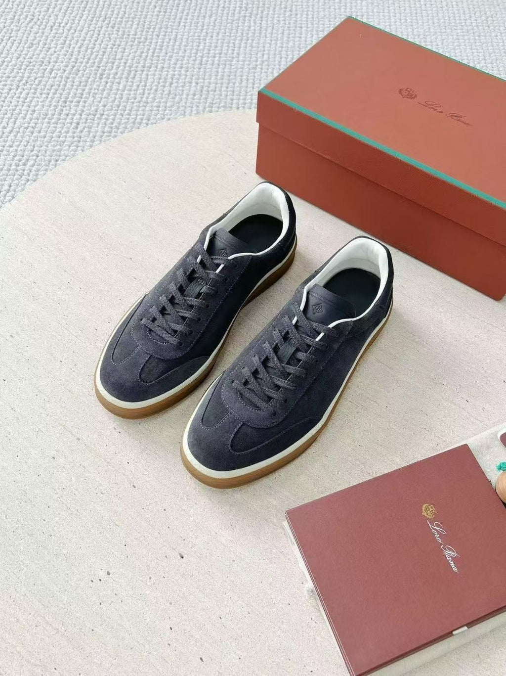 Loro Piana Herren-Sneaker aus Veloursleder in Dunkelgrau