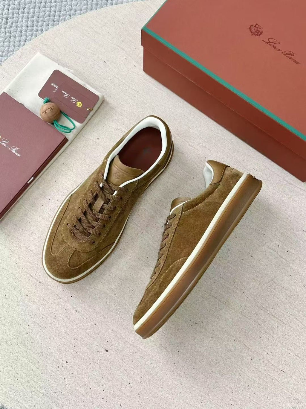 Loro Piana Herren-Sneaker aus Veloursleder in Braun