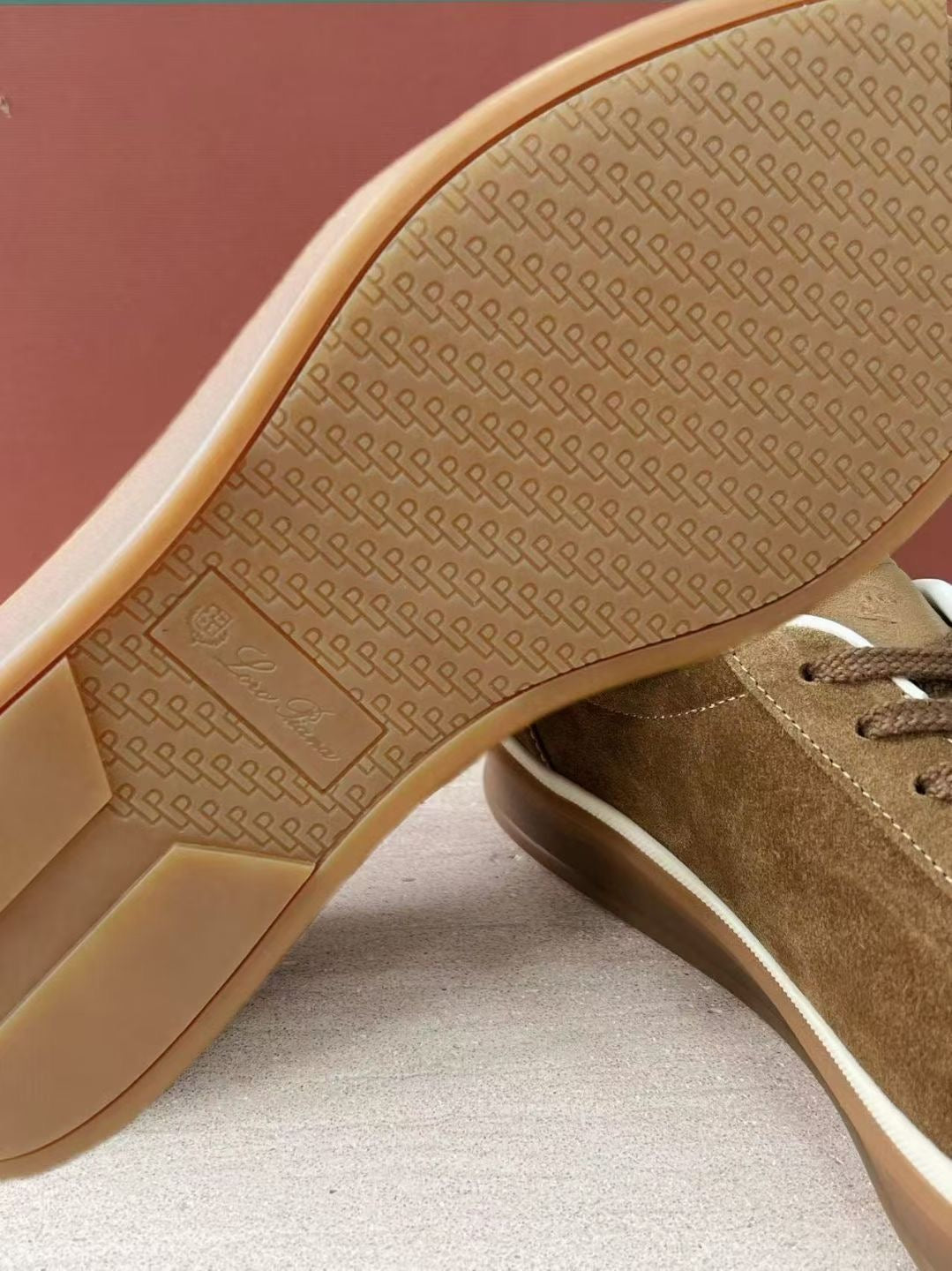 Loro Piana Herren-Sneaker aus Veloursleder in Braun