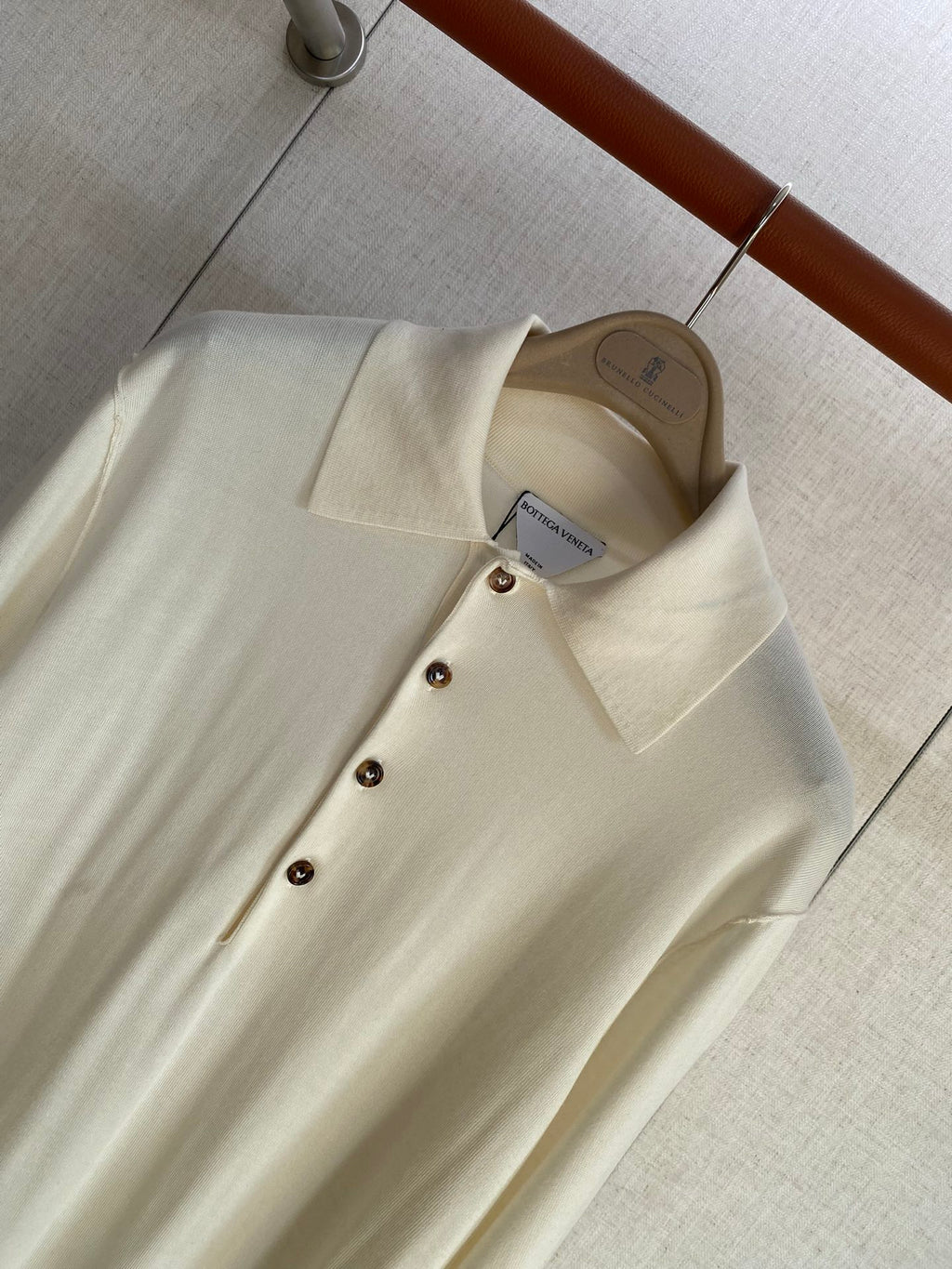 Bottega Veneta Herren Langarm-Polo – Cremefarbenes Shirt mit 5-Knopf