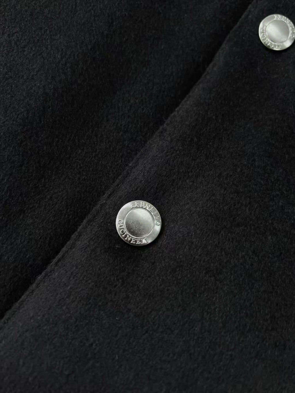 Brunello Cucinelli Steppweste mit Kapuze – Schwarze Winterweste mit Reissverschlusstaschen