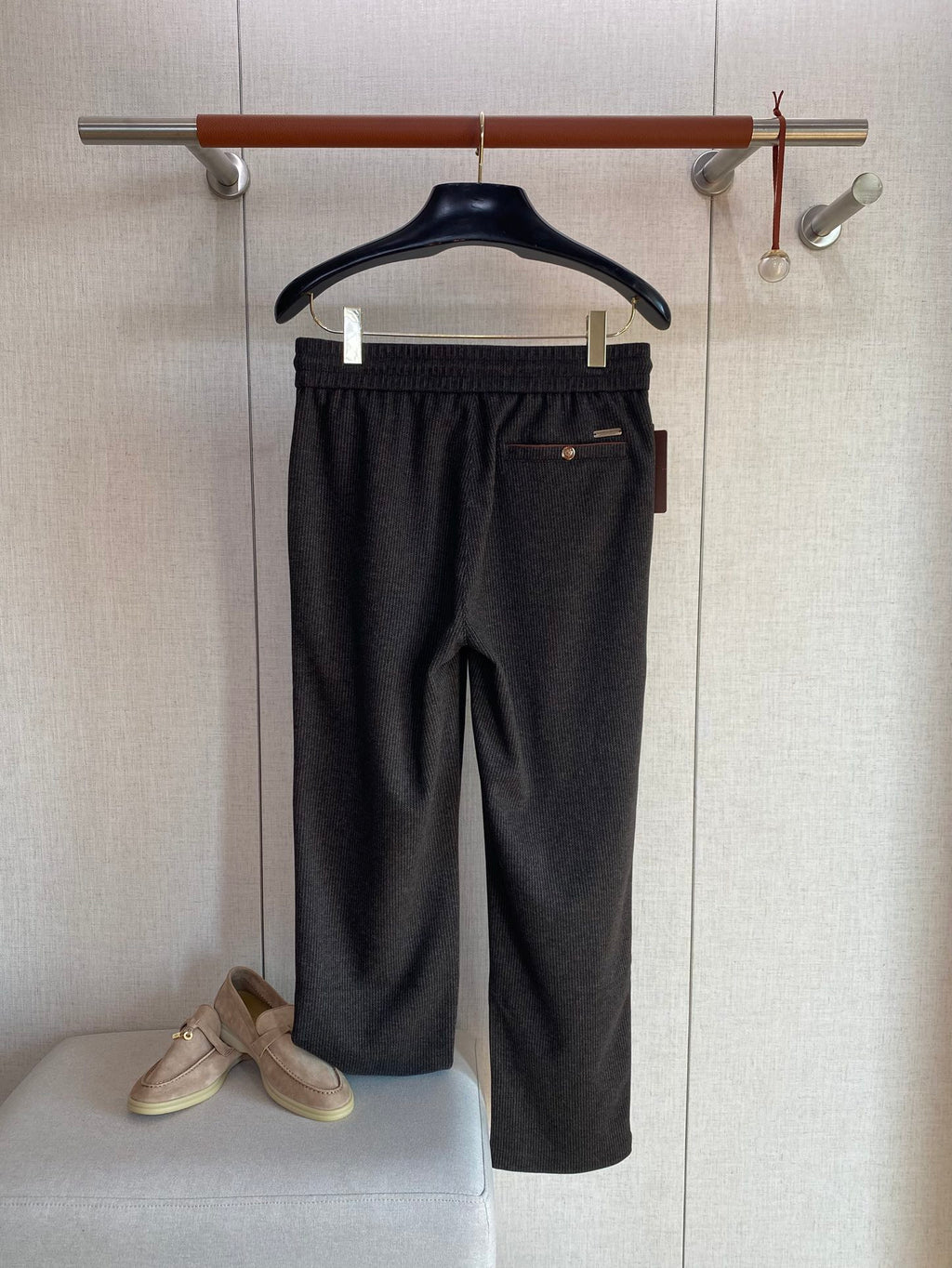 Loro Piana Loungehose Dunkelgrau – Weiche Freizeit- und Relaxhose mit Kordelzug