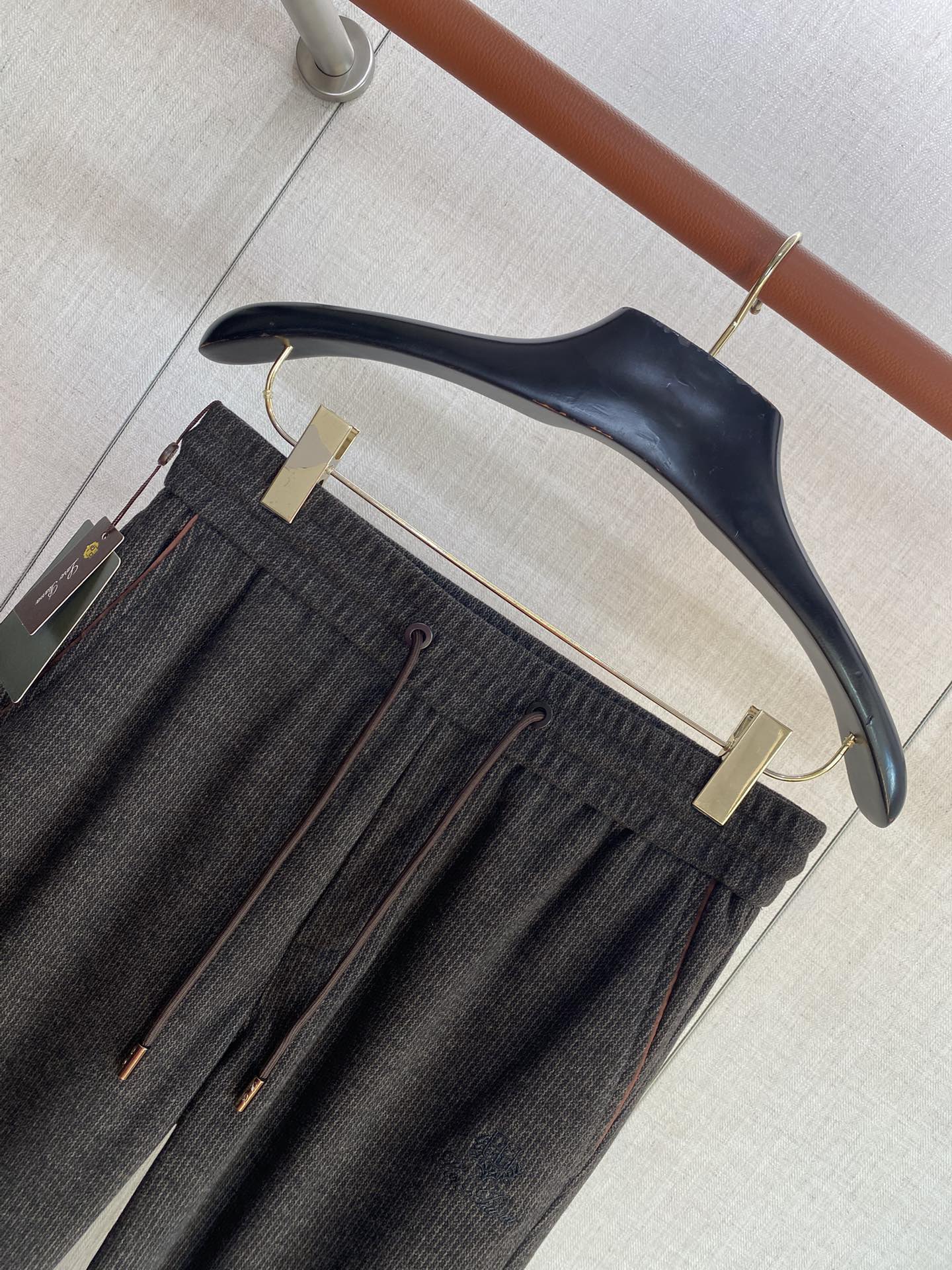 Loro Piana Loungehose Dunkelgrau – Weiche Freizeit- und Relaxhose mit Kordelzug