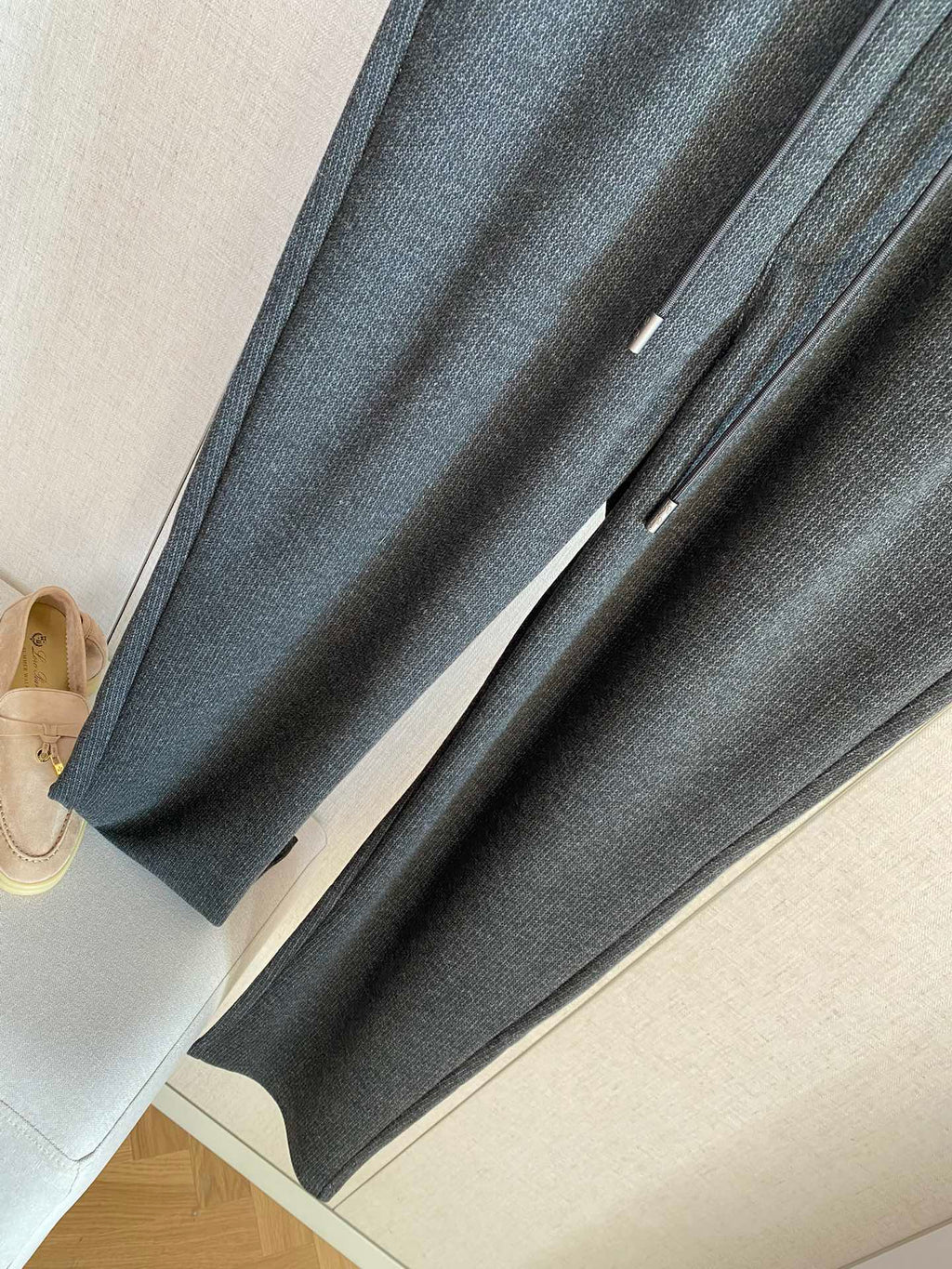 Loro Piana Loungehose Dunkelgrau – Weiche Relaxhose mit Kordelzug und geradem Schnitt