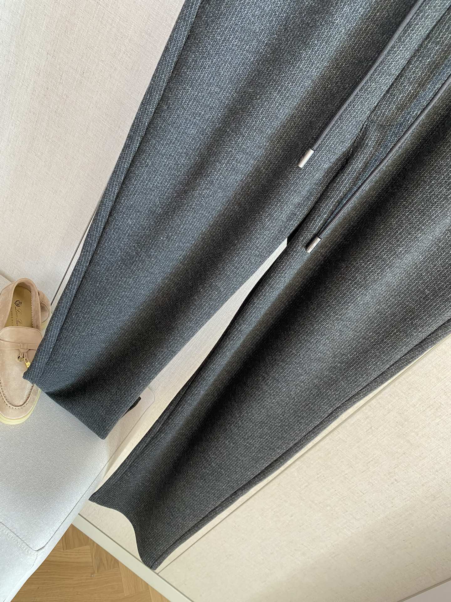 Loro Piana Jogpants in Dunkelgrau mit Kordelzug und elastischem Bund