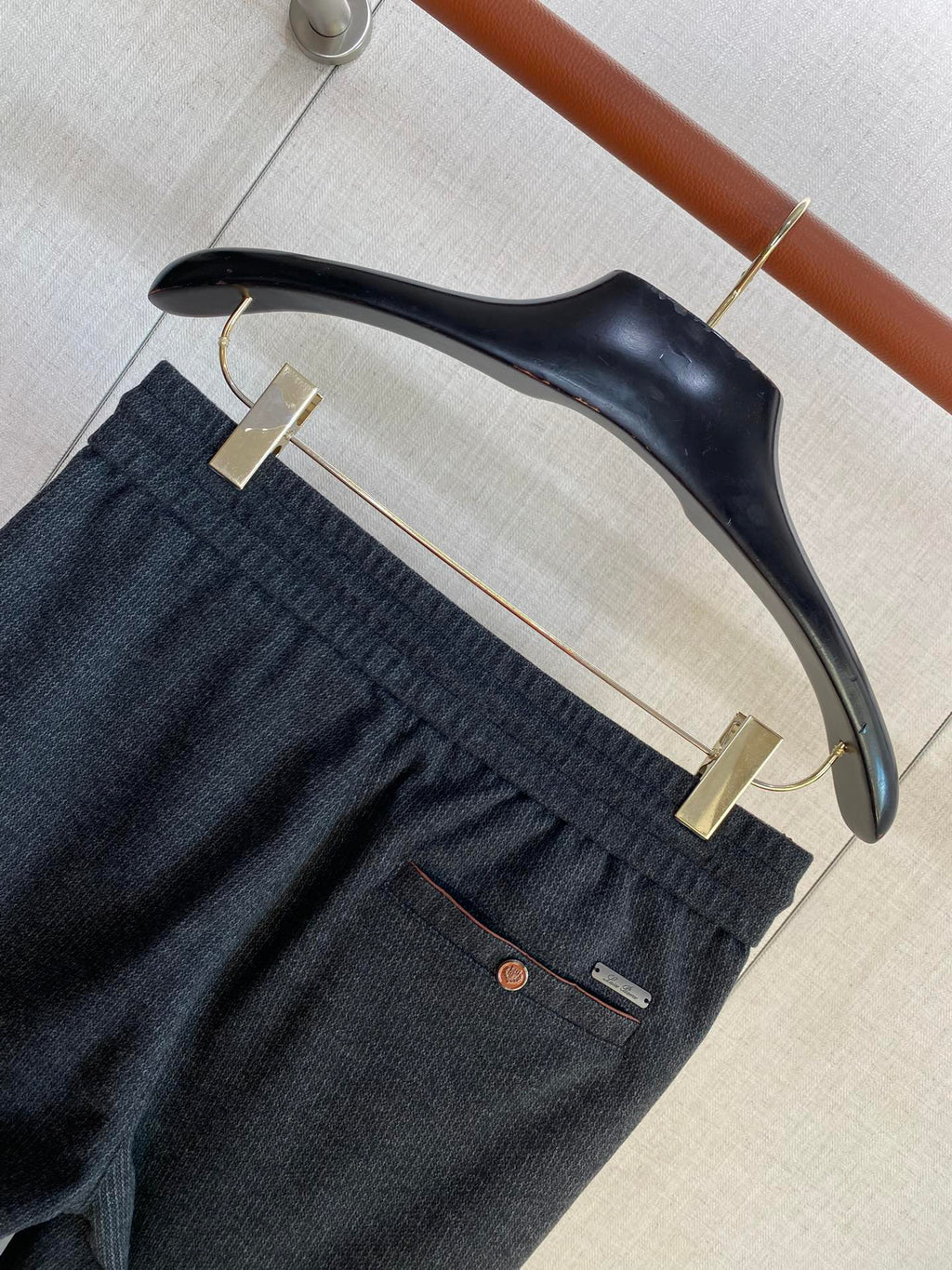 Loro Piana Loungehose Dunkelgrau – Weiche Relaxhose mit Kordelzug und geradem Schnitt