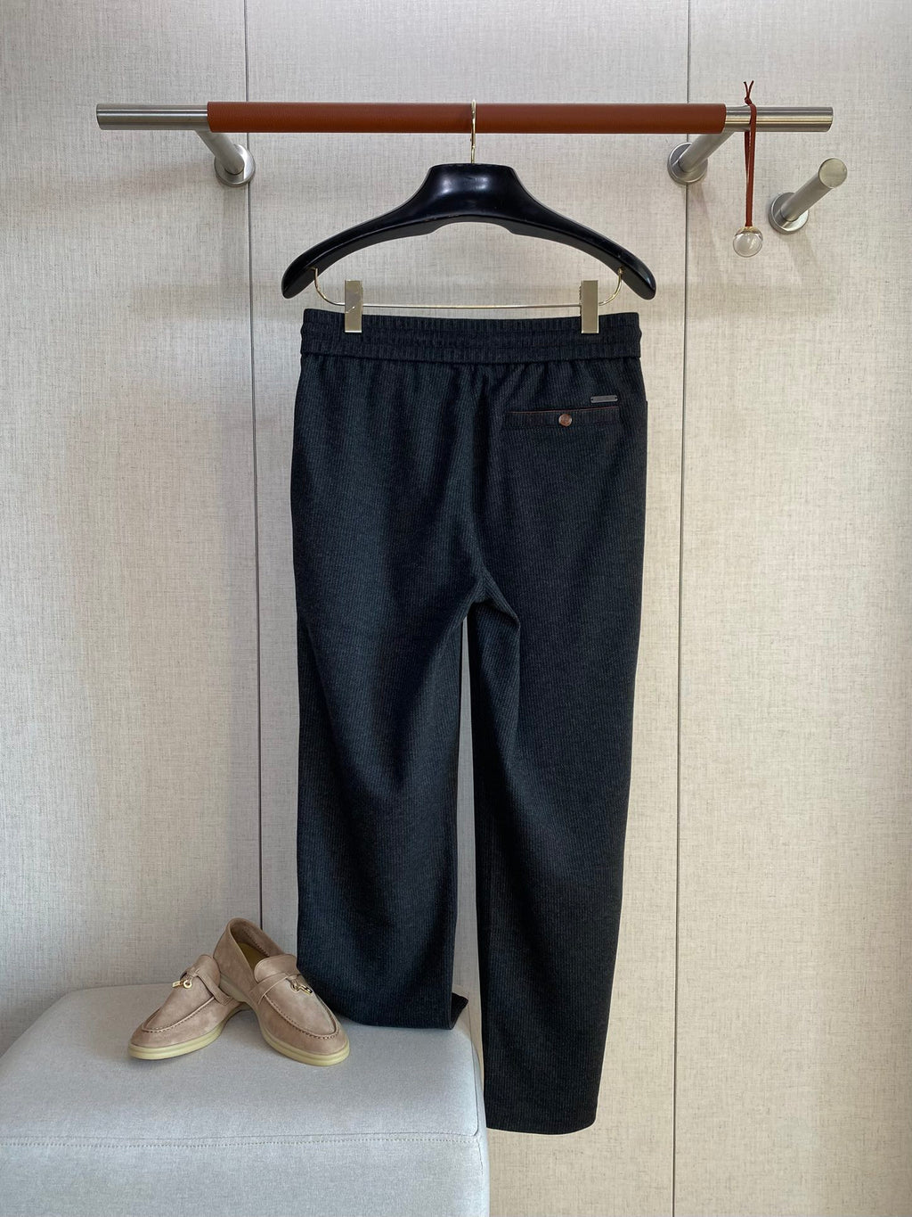 Loro Piana Jogpants in Dunkelgrau mit Kordelzug und elastischem Bund