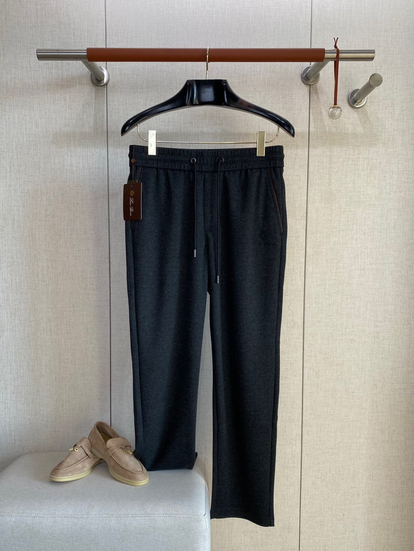 Loro Piana Loungehose Dunkelgrau – Weiche Relaxhose mit Kordelzug und geradem Schnitt