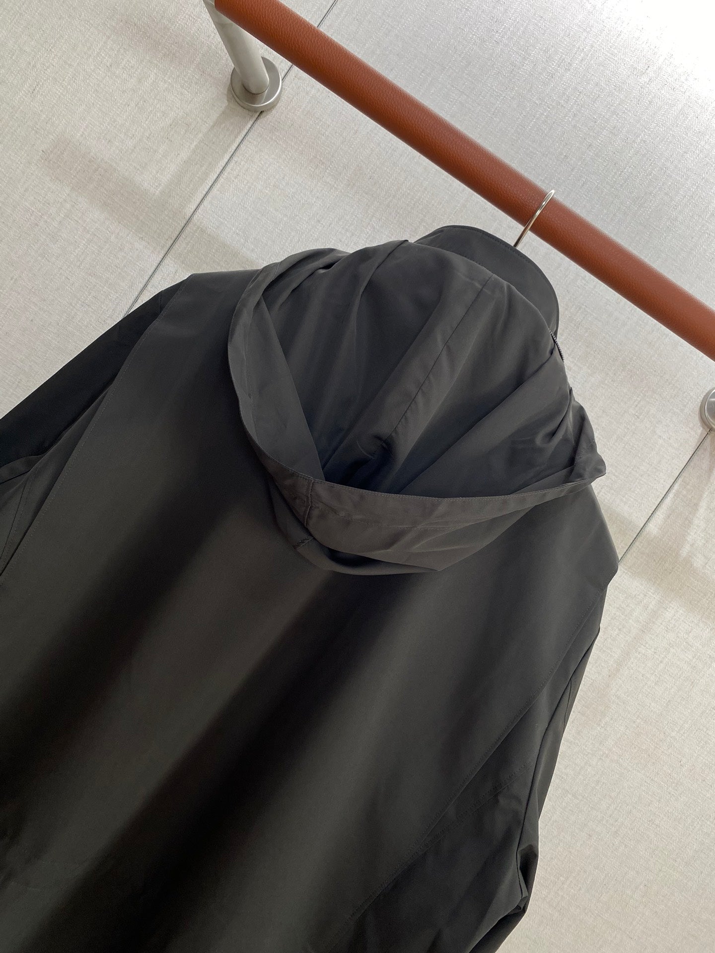 Loro Piana Schwarze Herren Jacke mit Kapuze, Reissverschluss und vier Pattentaschen